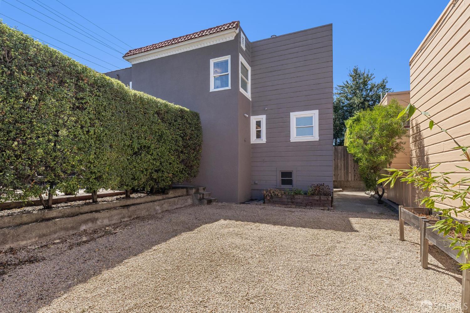Detail Gallery Image 73 of 75 For 2200 Mariposa St, San Francisco,  CA 94110 - 4 Beds | 2 Baths
