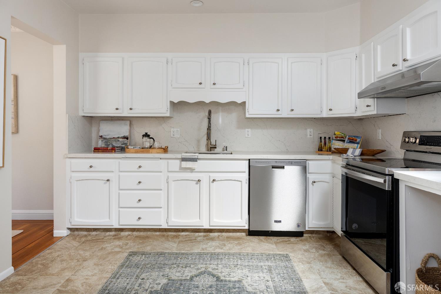 Detail Gallery Image 13 of 33 For 515 Goettingen St, San Francisco,  CA 94134 - 4 Beds | 2 Baths