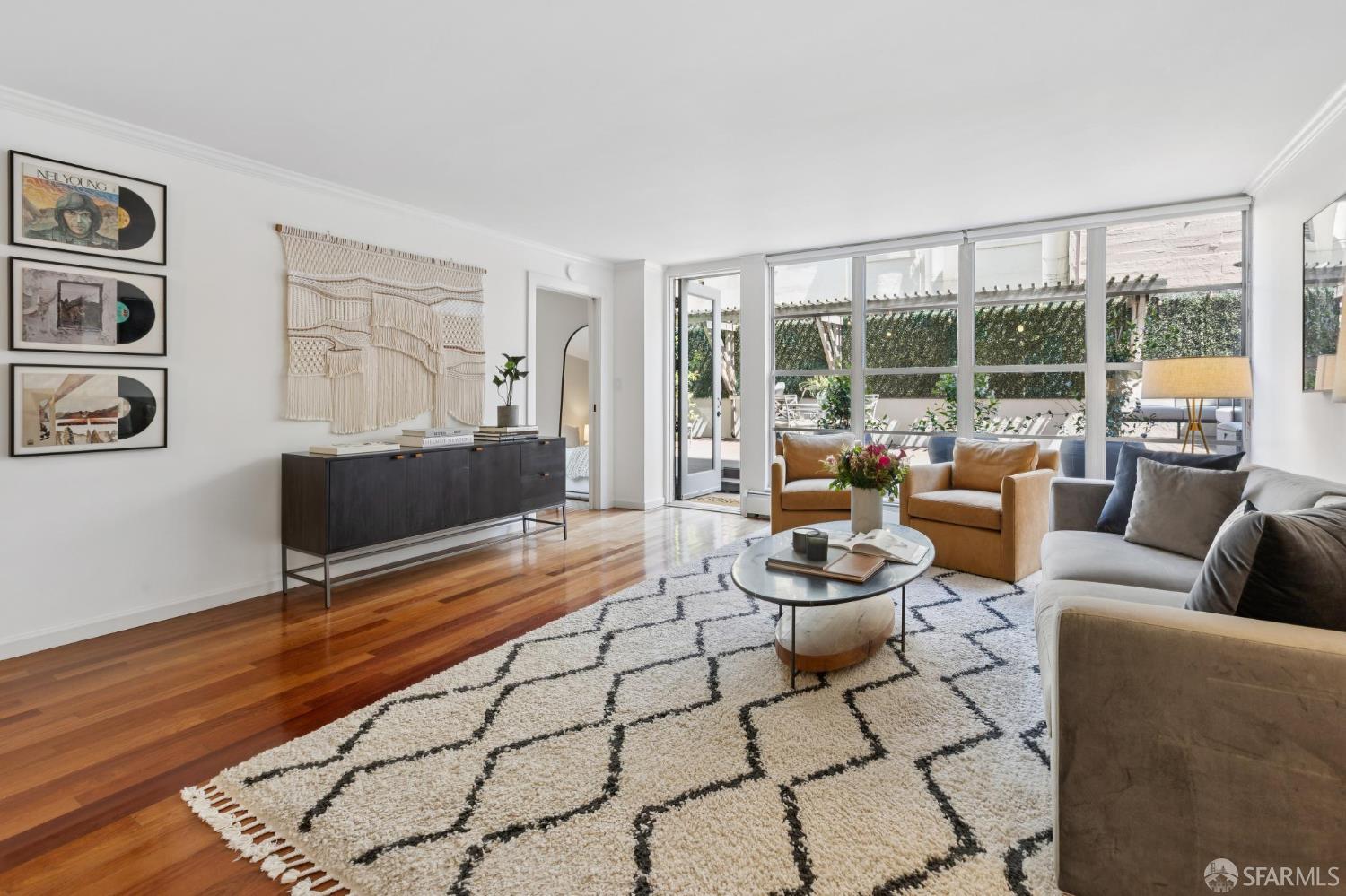 Photo #5: 425070027 Listing: Photo #5