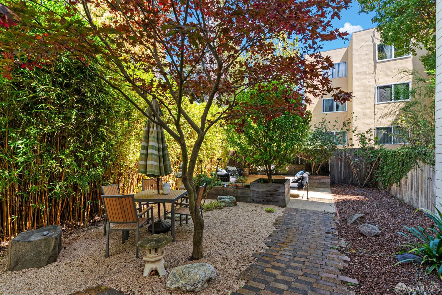 Detail Gallery Image 5 of 27 For 223 Sanchez St, San Francisco,  CA 94114 - 2 Beds | 2 Baths