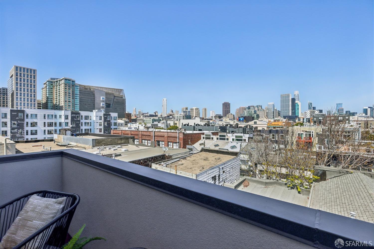 Detail Gallery Image 4 of 57 For 239 8th St #14,  San Francisco,  CA 94103 - 3 Beds | 2/1 Baths