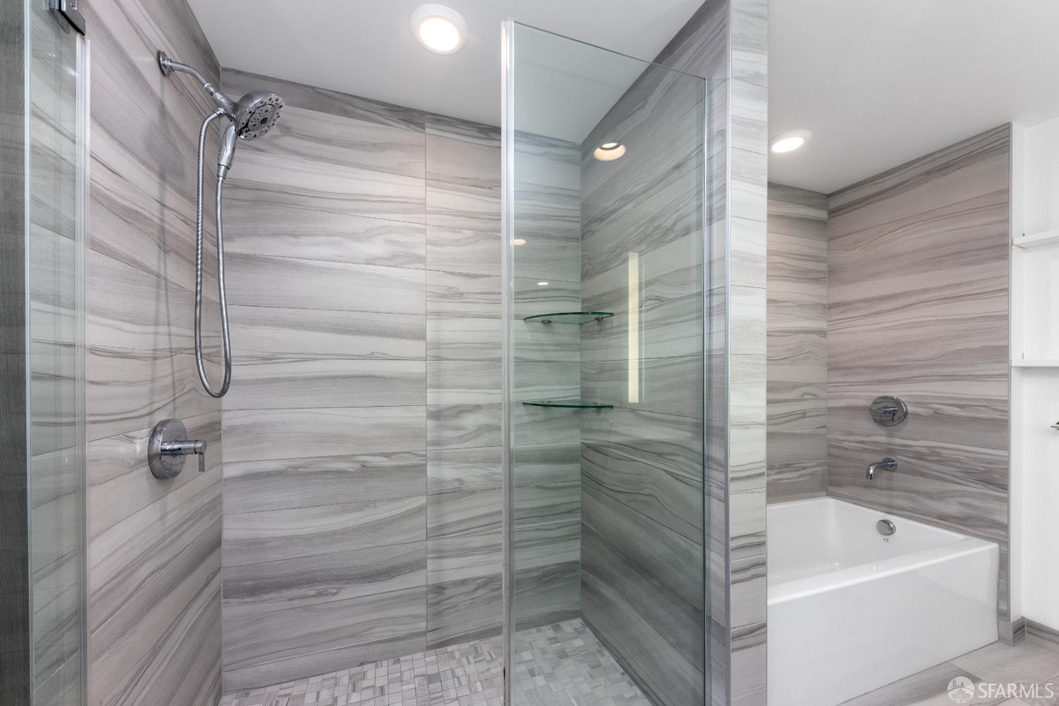 Detail Gallery Image 18 of 48 For 201 Folsom St 16a,  San Francisco,  CA 94105 - 2 Beds | 2 Baths
