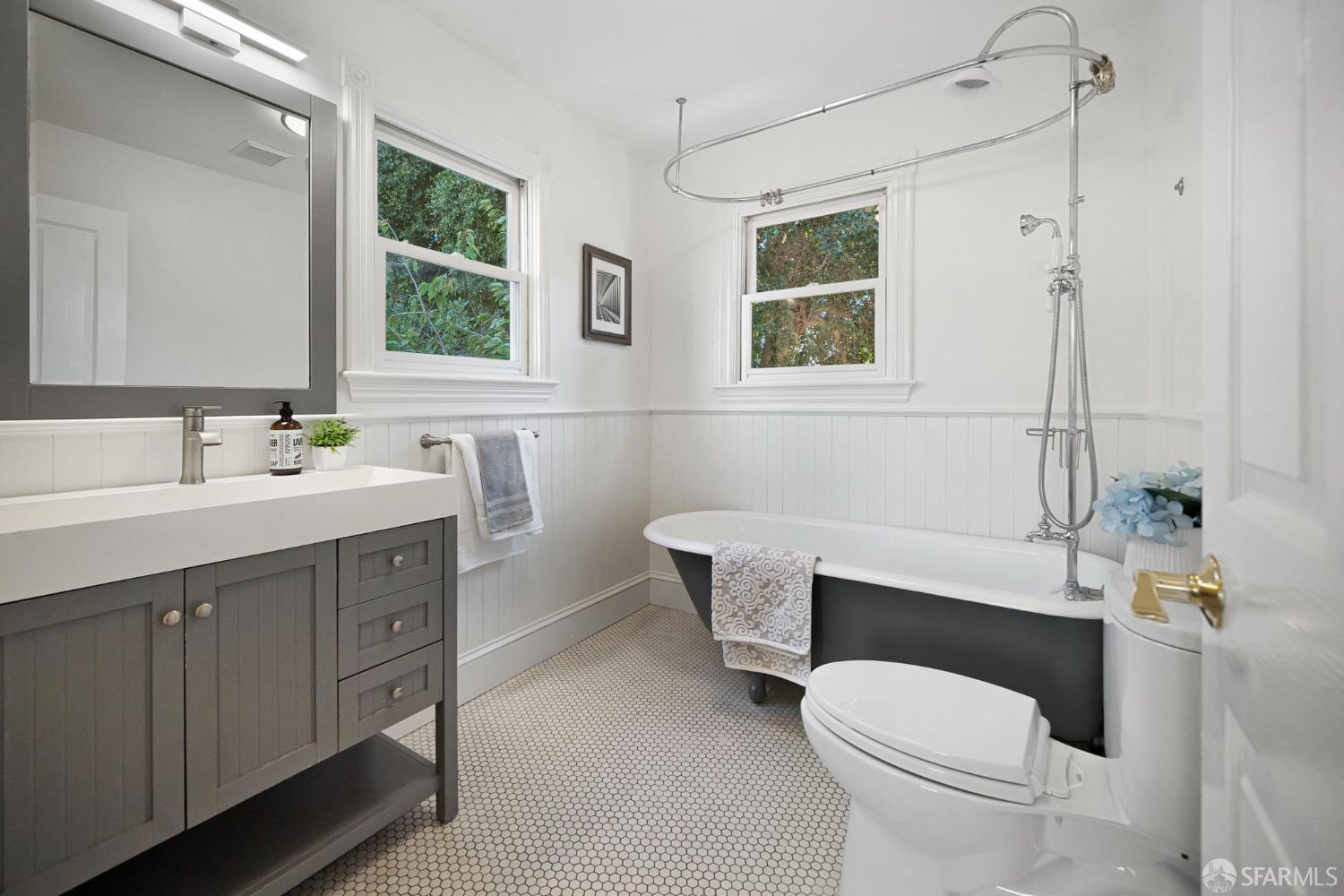 Photo #16: 425049873 Listing: Photo #16