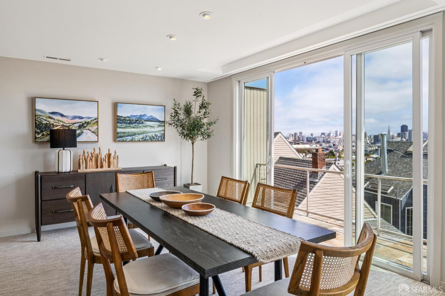 Detail Gallery Image 15 of 70 For 28 Flint St, San Francisco,  CA 94114 - – Beds | – Baths