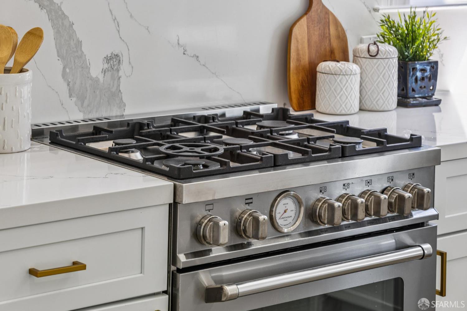 Detail Gallery Image 5 of 29 For 223 Waller St, San Francisco,  CA 94102 - 3 Beds | 1 Baths