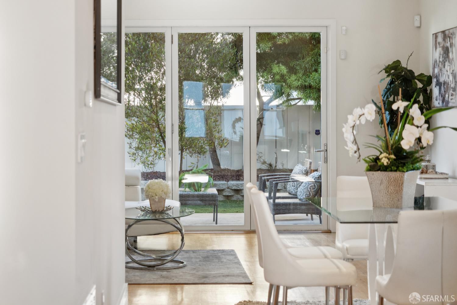 Detail Gallery Image 13 of 43 For 857 Castro St, San Francisco,  CA 94114 - 4 Beds | 3 Baths