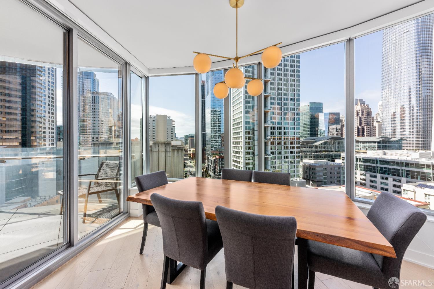 Detail Gallery Image 4 of 48 For 201 Folsom St 16a,  San Francisco,  CA 94105 - 2 Beds | 2 Baths