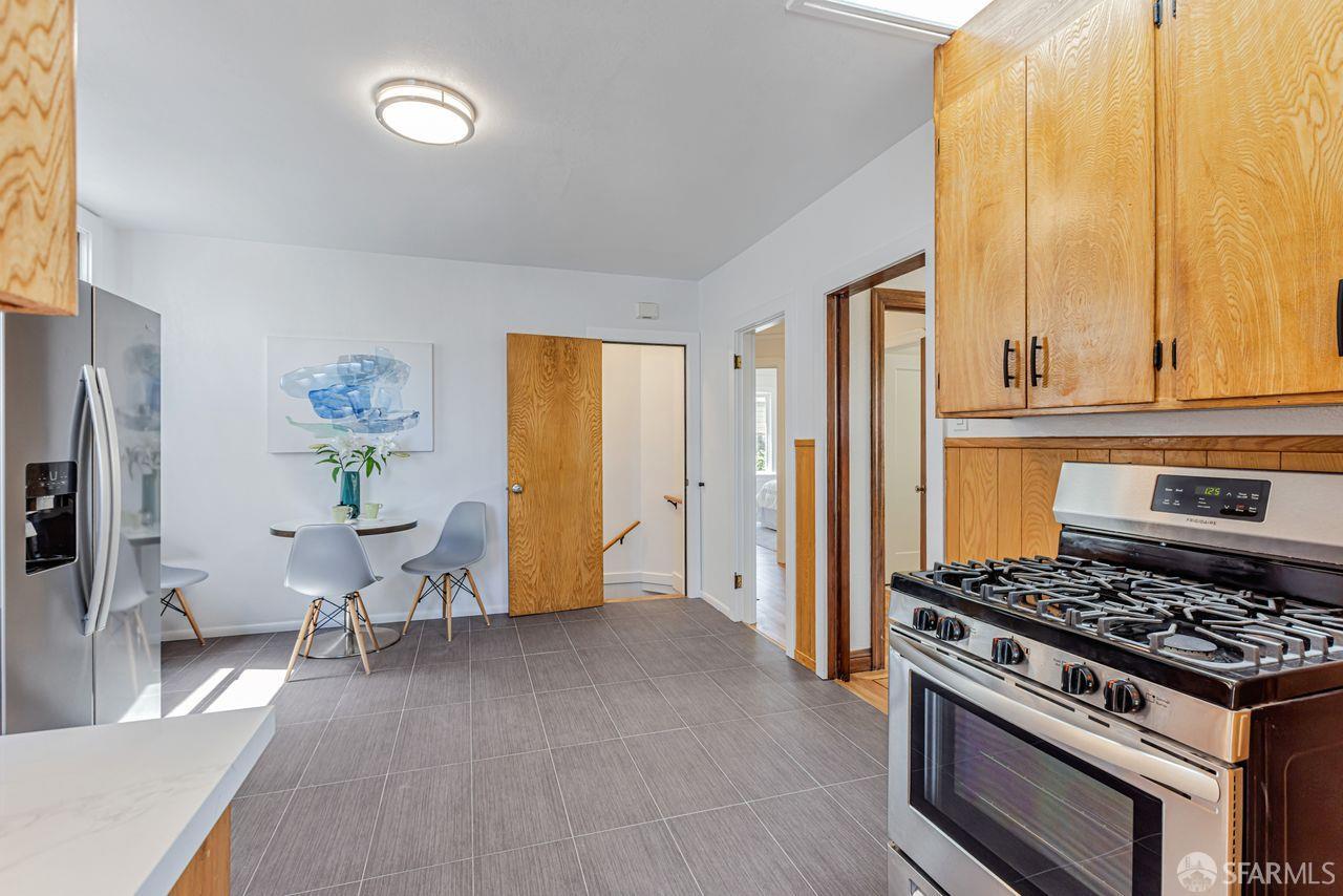 Detail Gallery Image 7 of 30 For 46 Dartmouth St, San Francisco,  CA 94134 - 2 Beds | 1 Baths