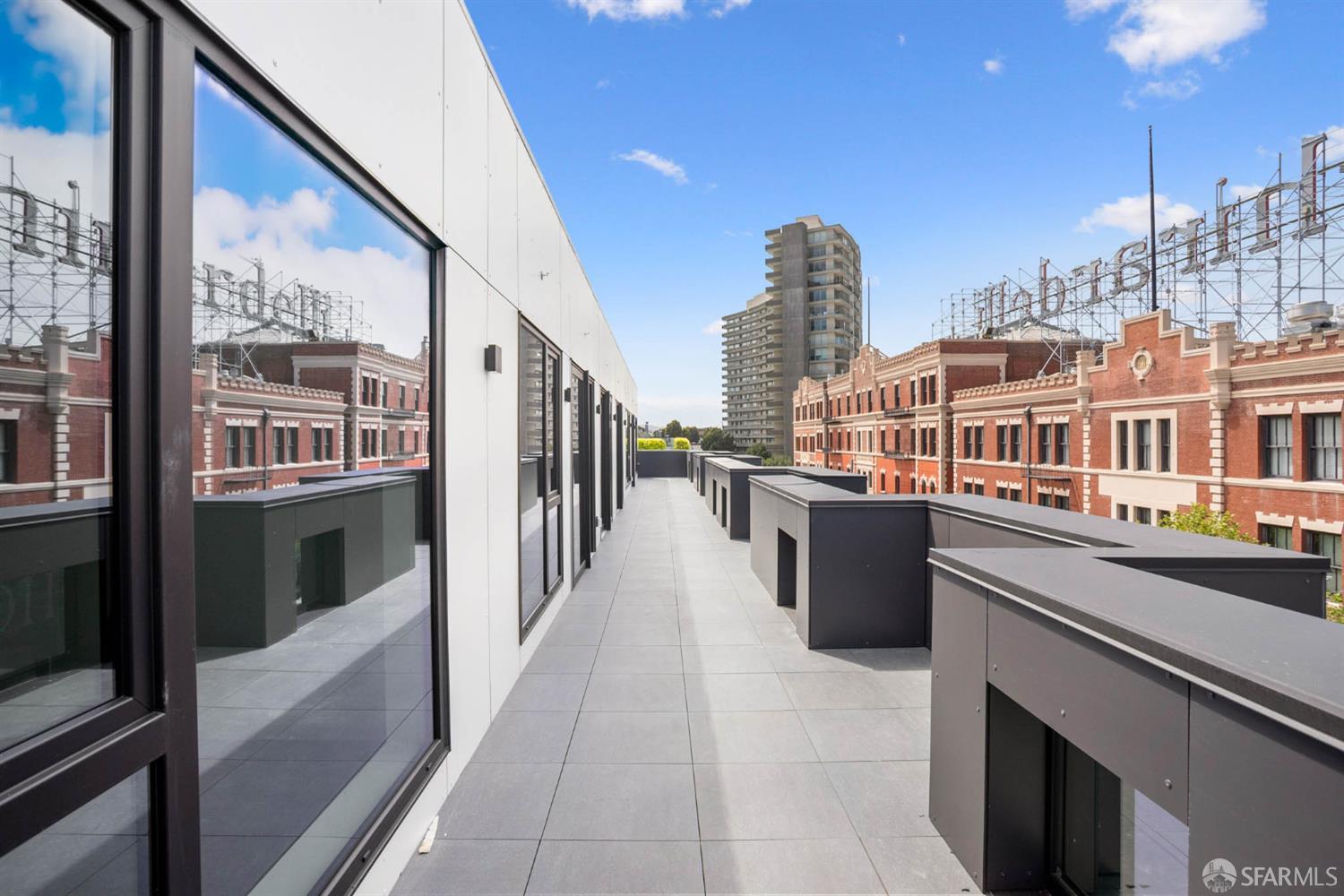 Photo #5: 425070452 Listing 