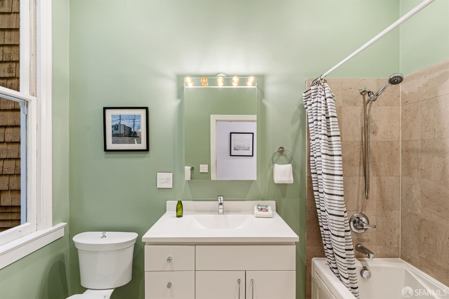 Detail Gallery Image 13 of 27 For 223 Sanchez St, San Francisco,  CA 94114 - 2 Beds | 2 Baths