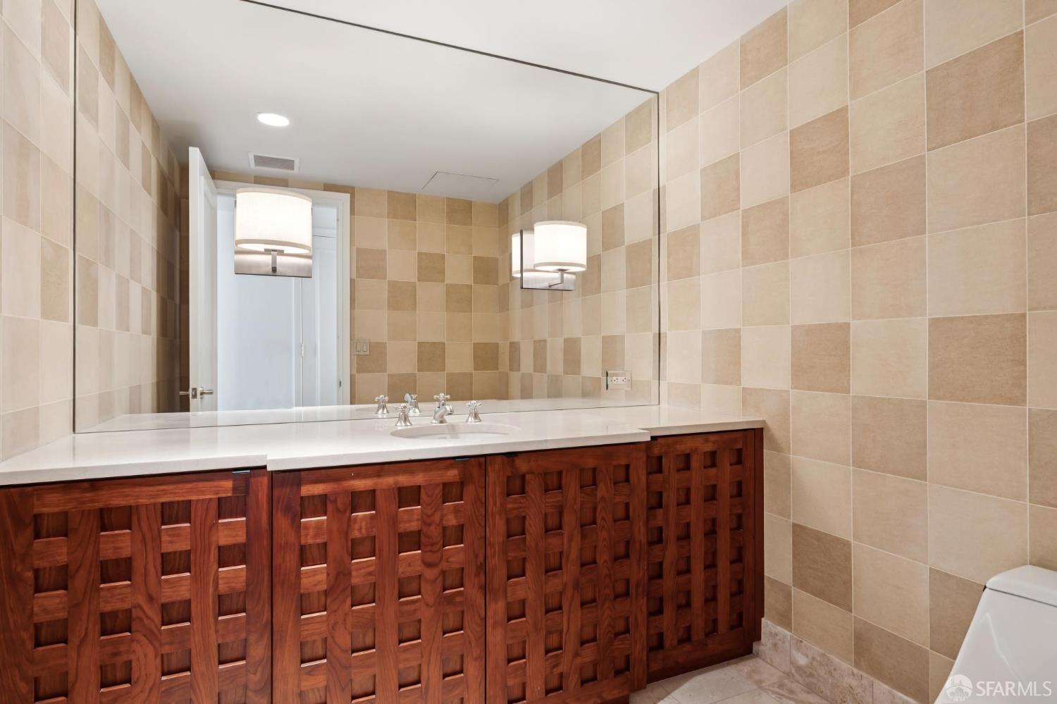 Photo #36: 425070306 Listing: Photo #36
