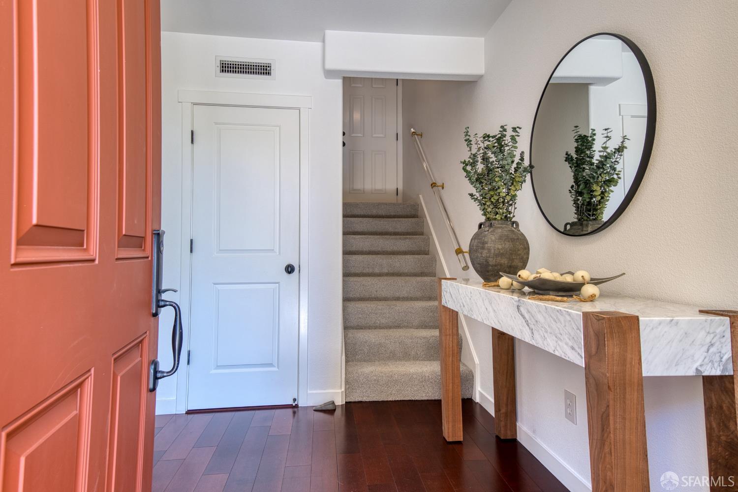 Detail Gallery Image 3 of 57 For 121 Diamond Cove Ter, San Francisco,  CA 94134 - 2 Beds | 2/1 Baths