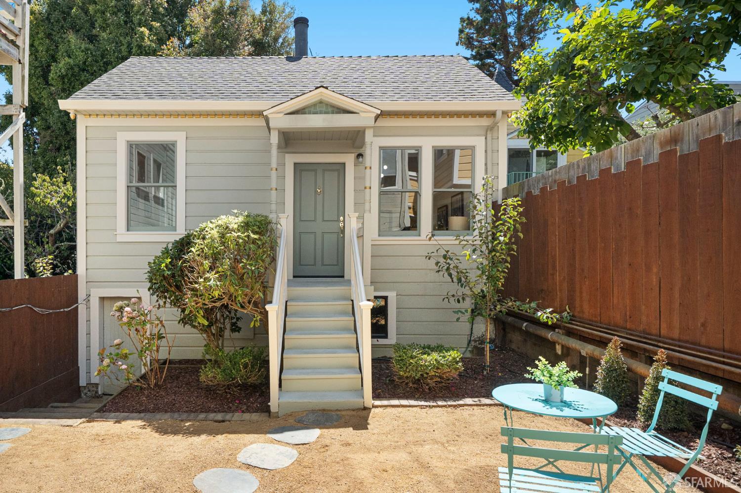 Photo #2: 425049873 Listing 