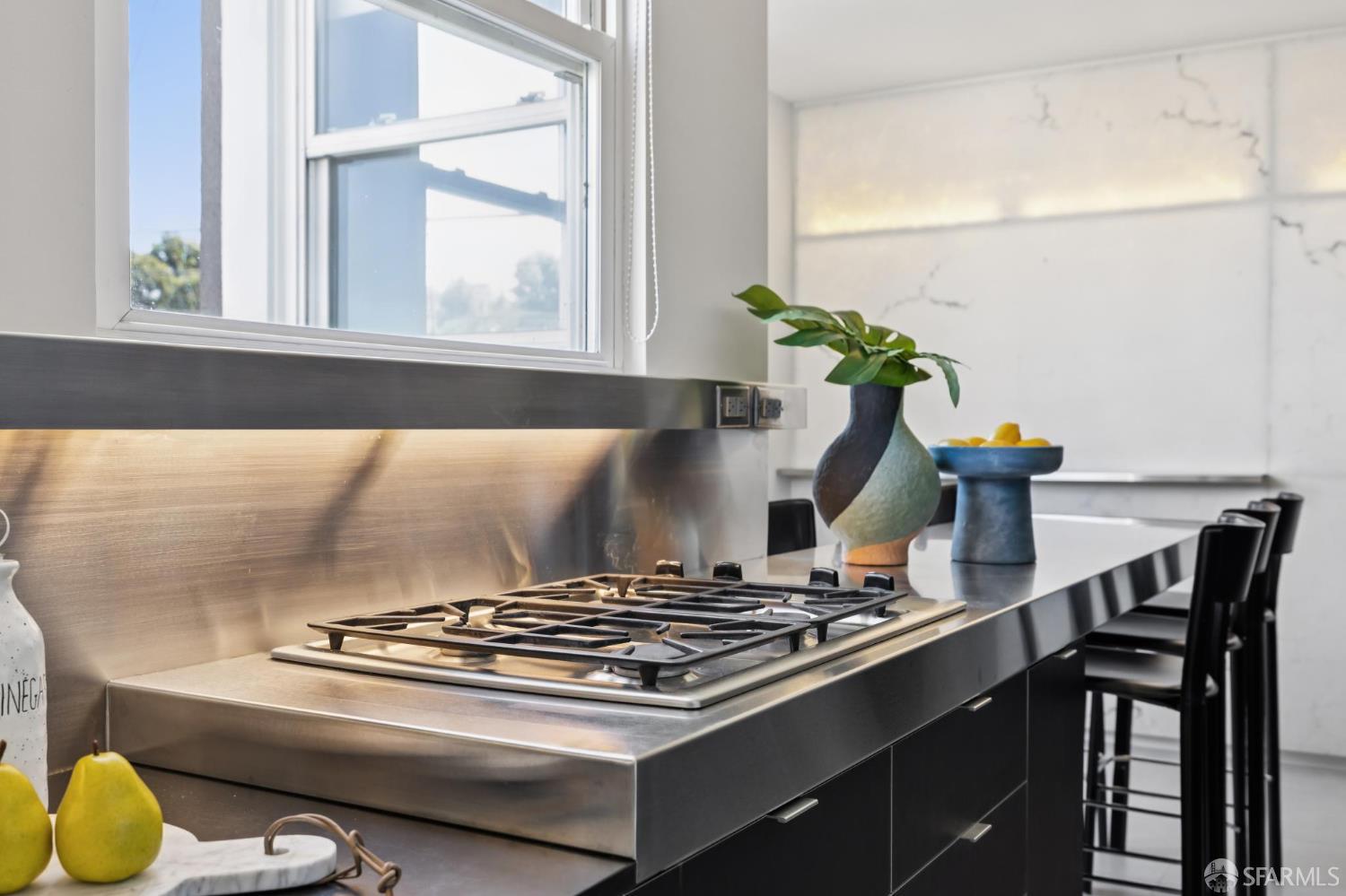 Detail Gallery Image 20 of 75 For 2200 Mariposa St, San Francisco,  CA 94110 - 4 Beds | 2 Baths