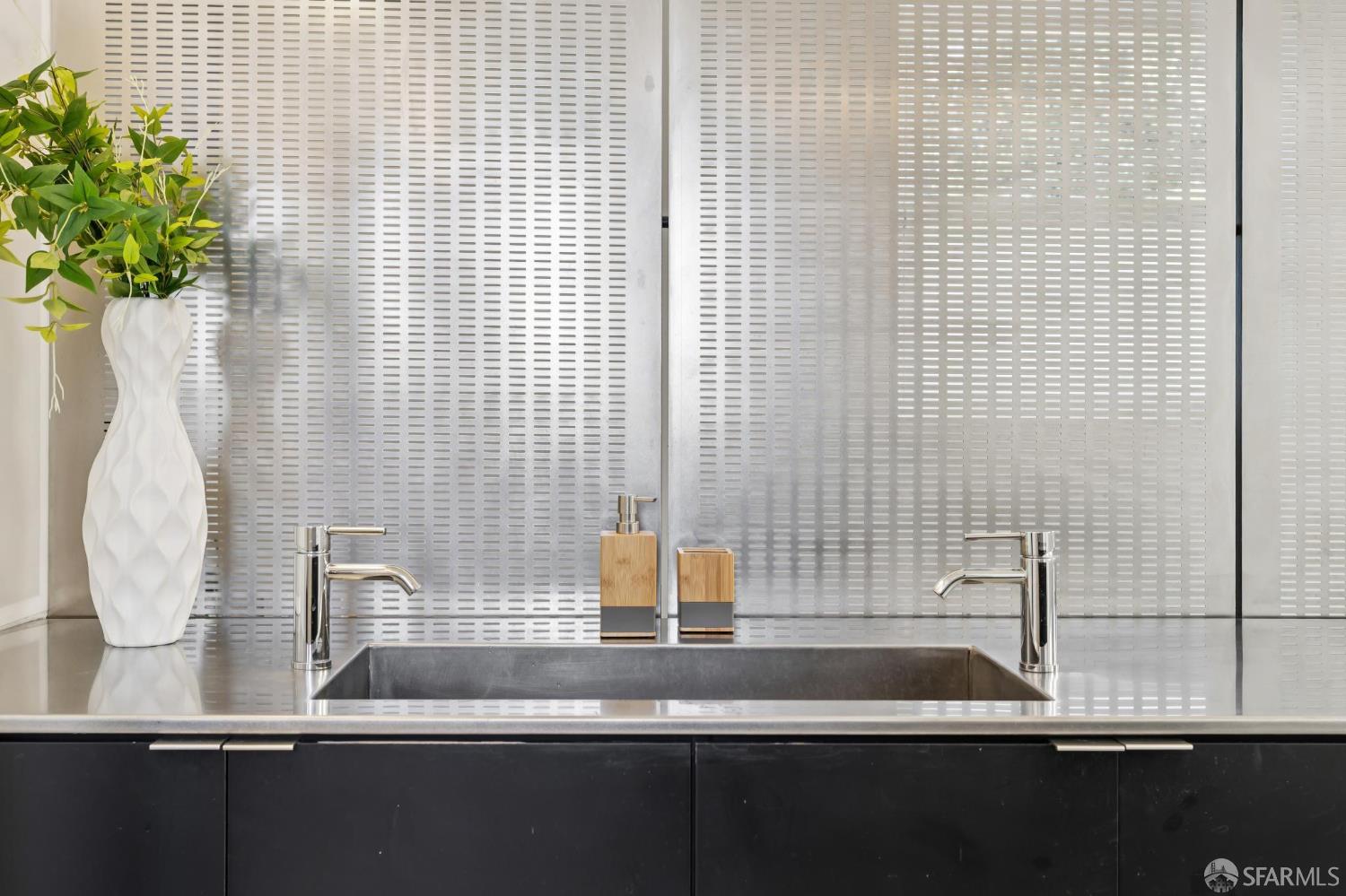 Detail Gallery Image 59 of 75 For 2200 Mariposa St, San Francisco,  CA 94110 - 4 Beds | 2 Baths
