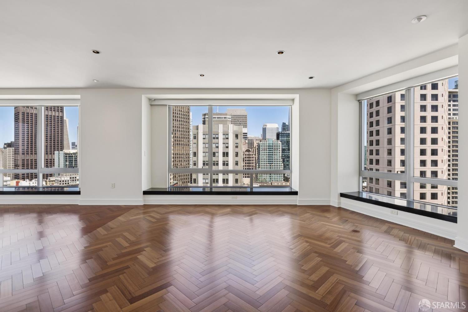 Photo #7: 425070306 Listing: Photo #7
