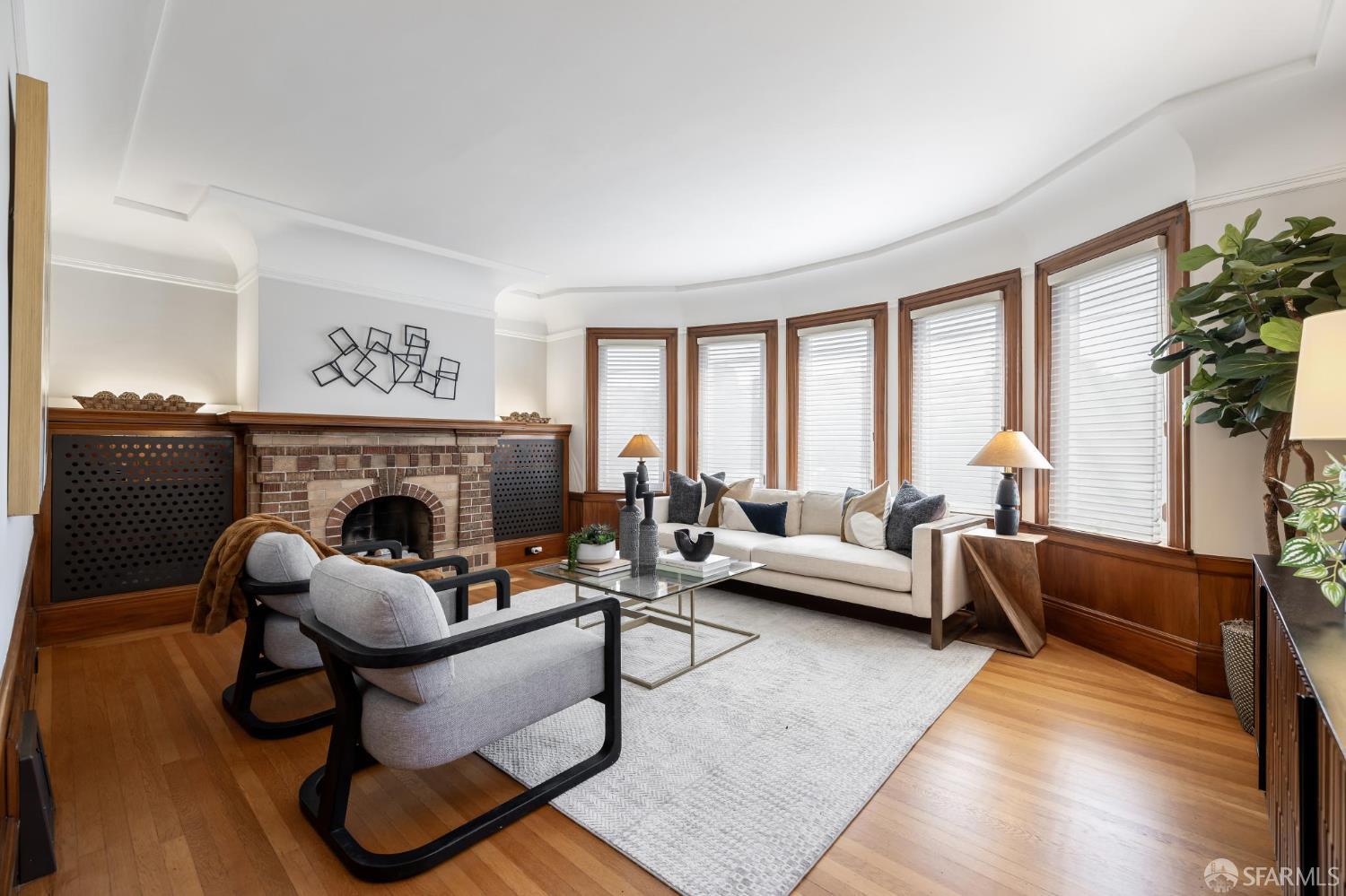 Detail Gallery Image 8 of 75 For 2200 Mariposa St, San Francisco,  CA 94110 - 4 Beds | 2 Baths