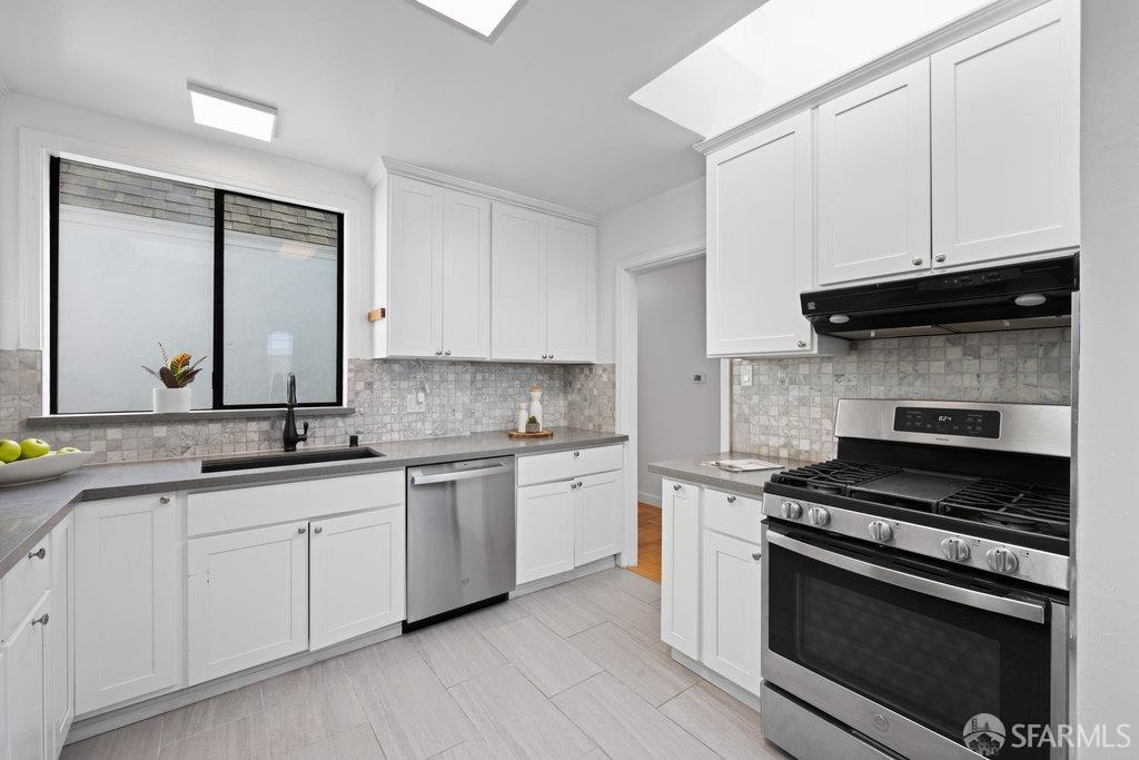 Detail Gallery Image 22 of 73 For 1706 35th Ave, San Francisco,  CA 94122 - 3 Beds | 2 Baths
