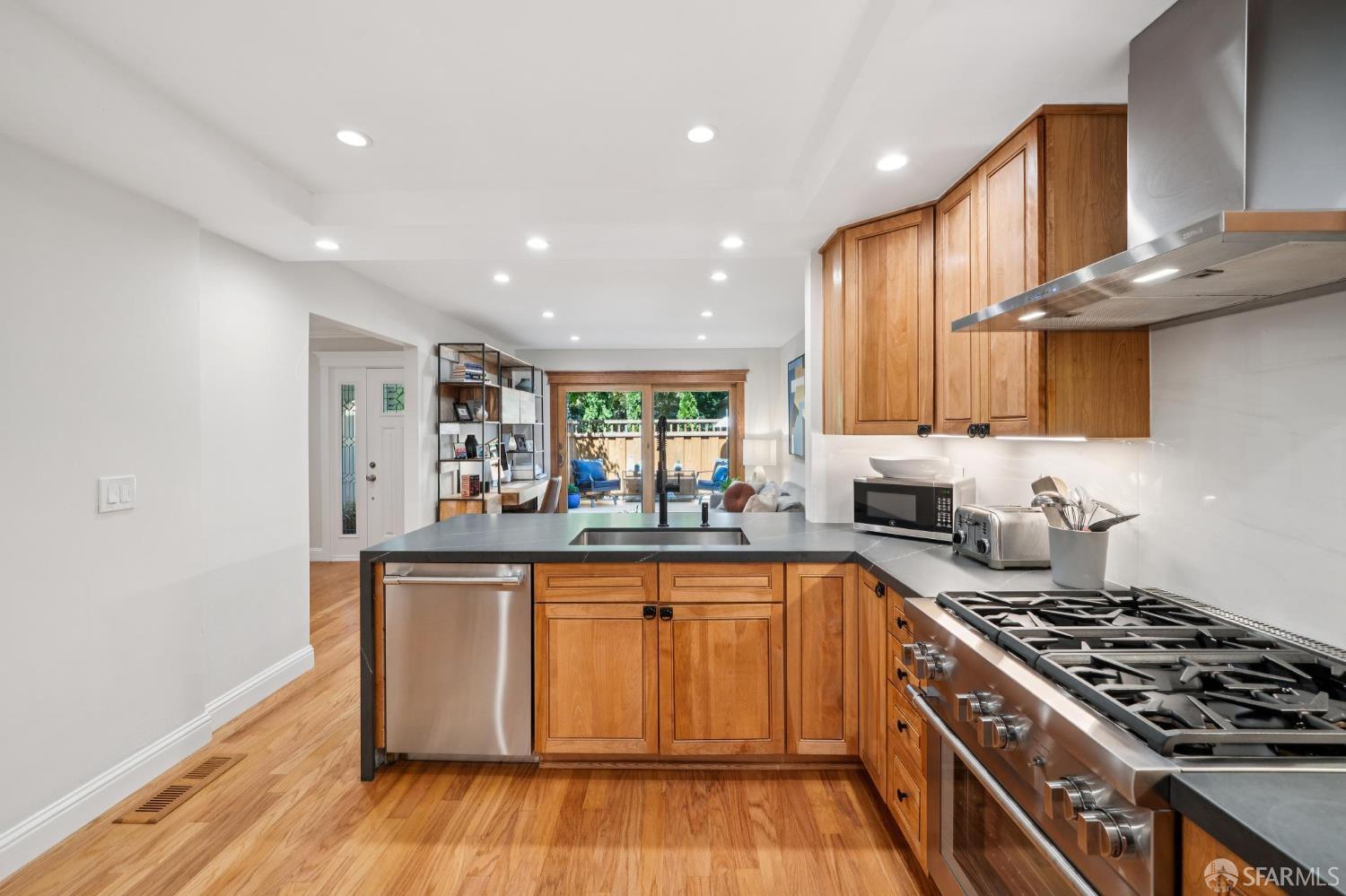 Detail Gallery Image 16 of 64 For 188 Alamo Sqr, Alamo,  CA 94507 - 3 Beds | 2/1 Baths