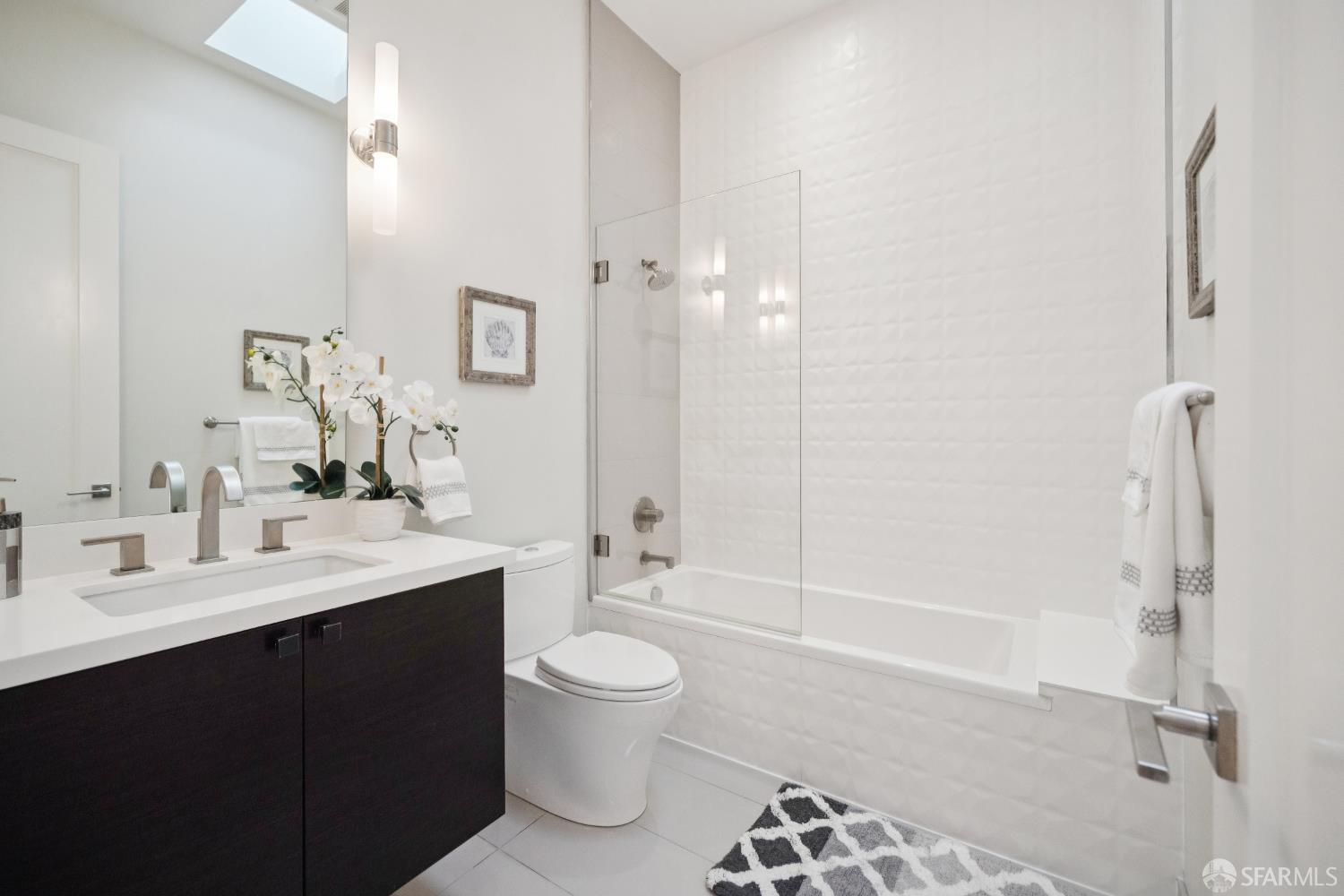 Detail Gallery Image 24 of 43 For 857 Castro St, San Francisco,  CA 94114 - 4 Beds | 3 Baths