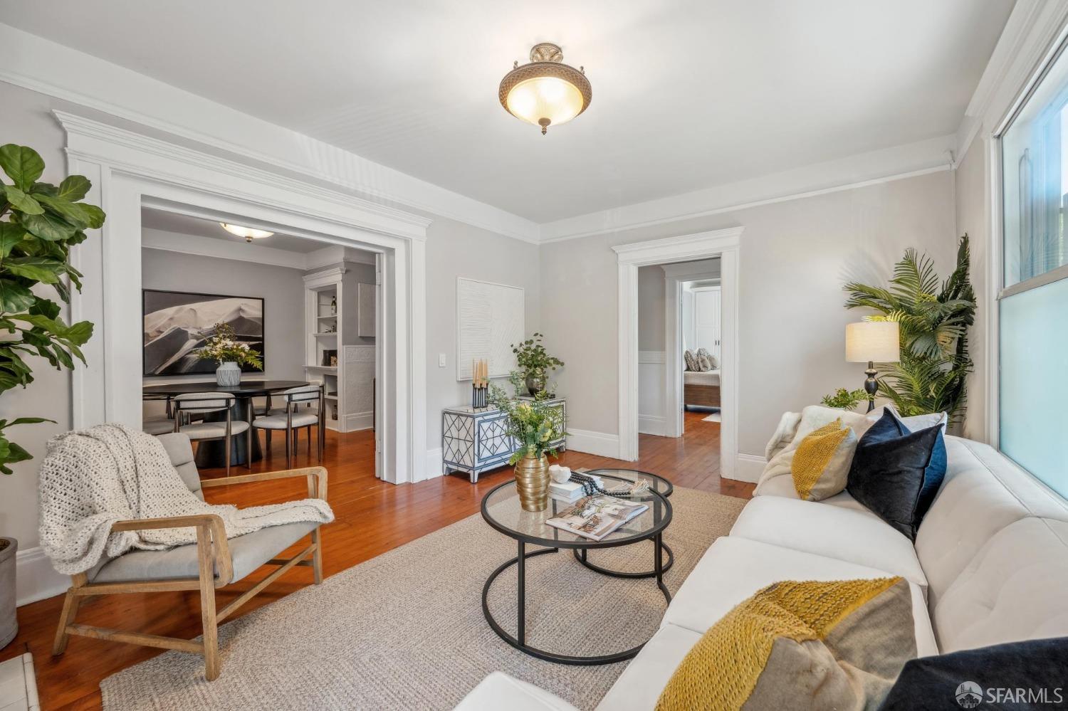 Photo #2: 425070288 Listing 
