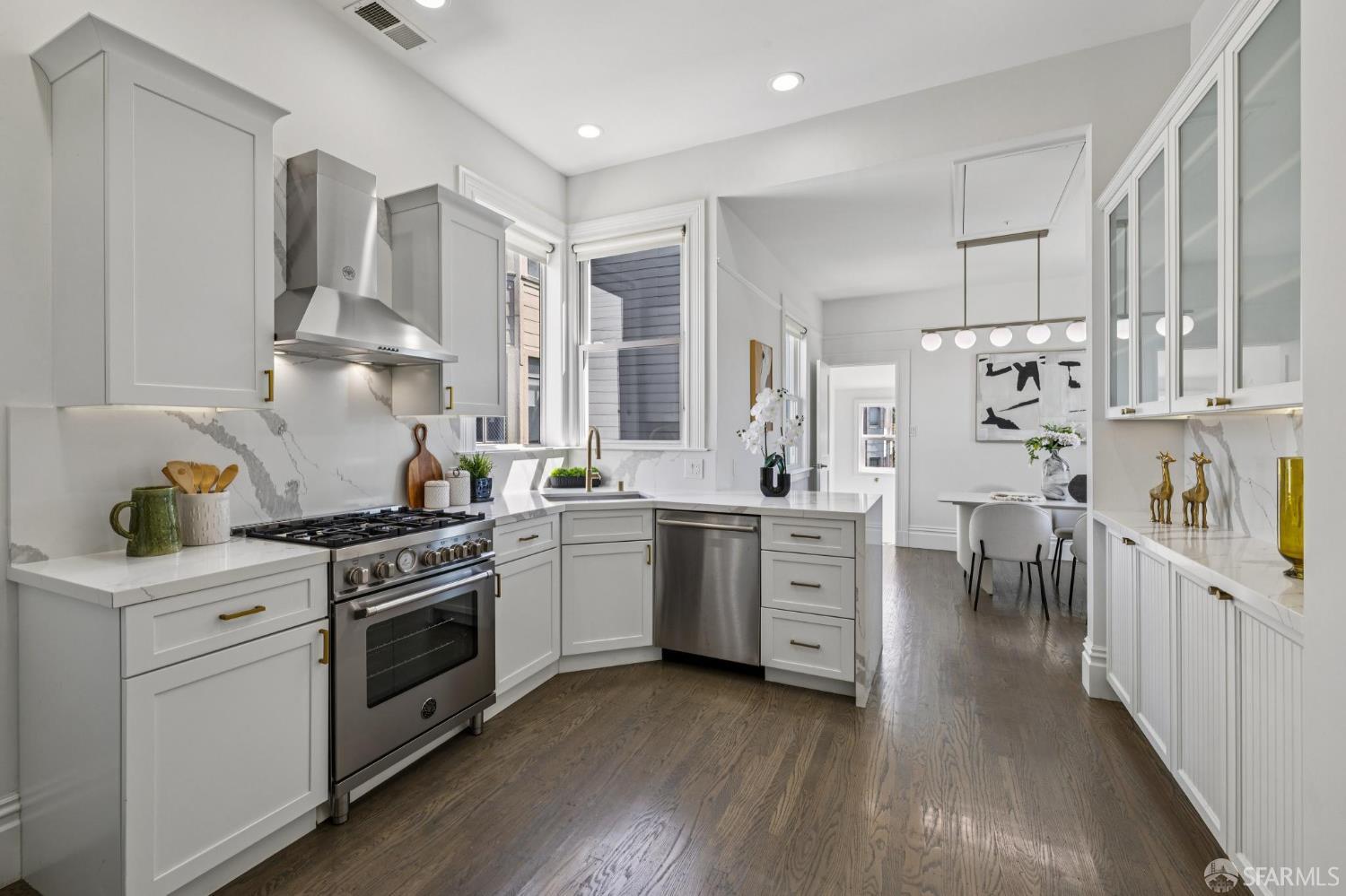 Detail Gallery Image 4 of 29 For 223 Waller St, San Francisco,  CA 94102 - 3 Beds | 1 Baths