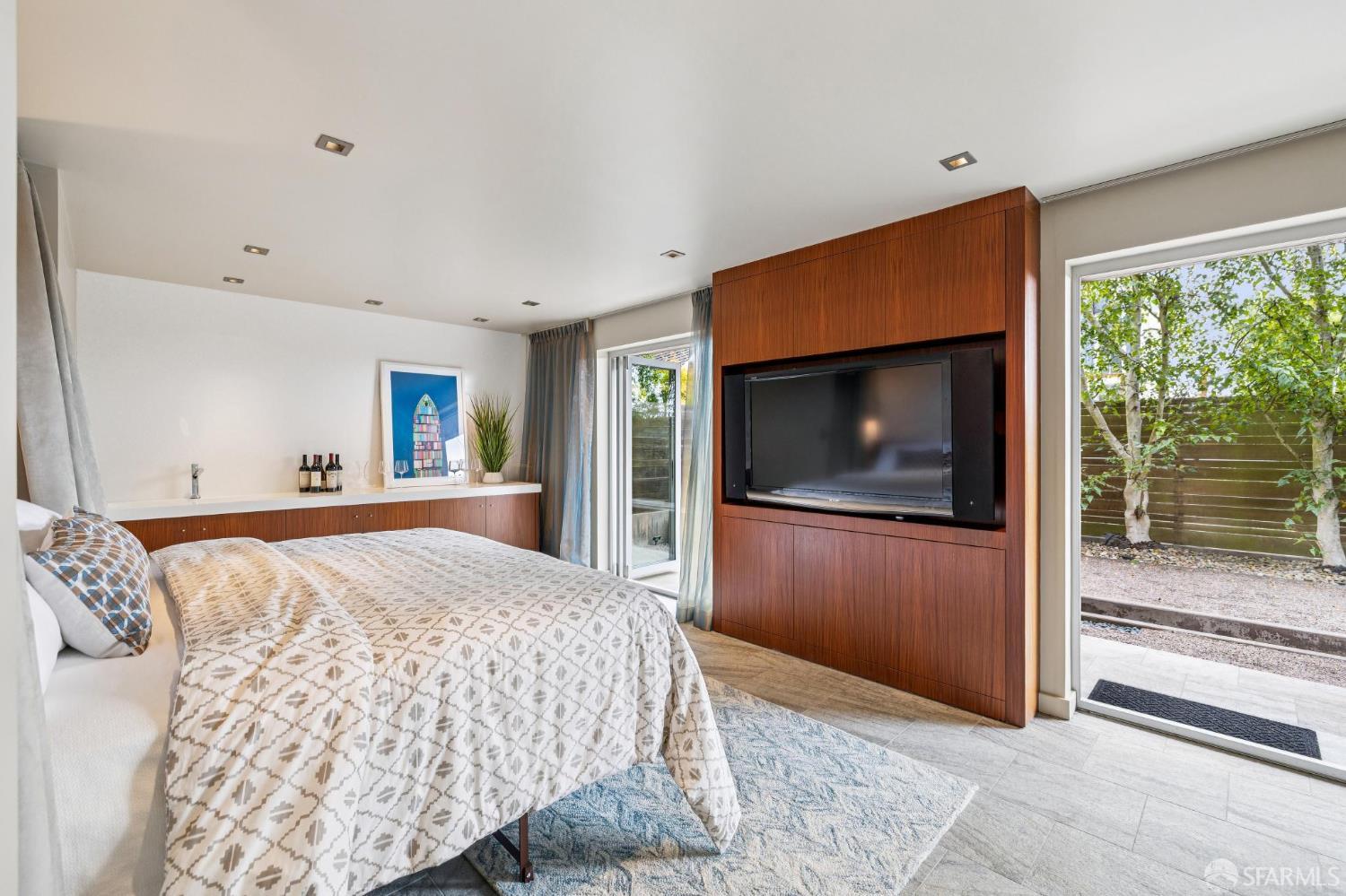 Detail Gallery Image 39 of 70 For 28 Flint St, San Francisco,  CA 94114 - – Beds | – Baths