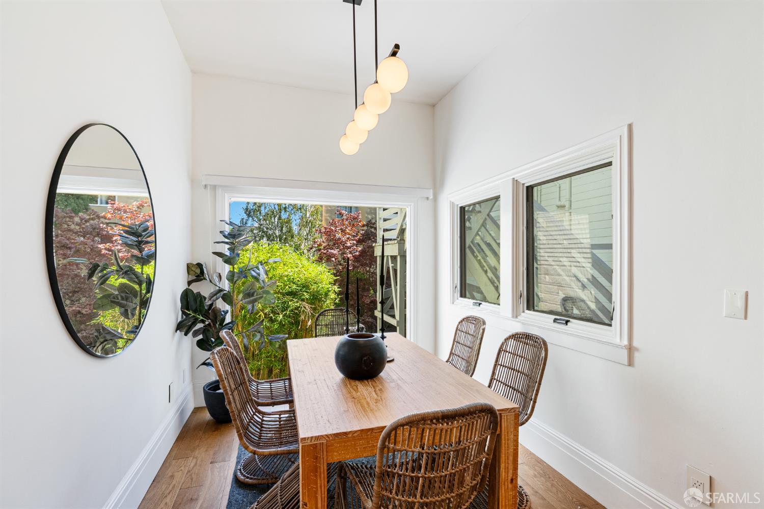 Detail Gallery Image 4 of 27 For 223 Sanchez St, San Francisco,  CA 94114 - 2 Beds | 2 Baths