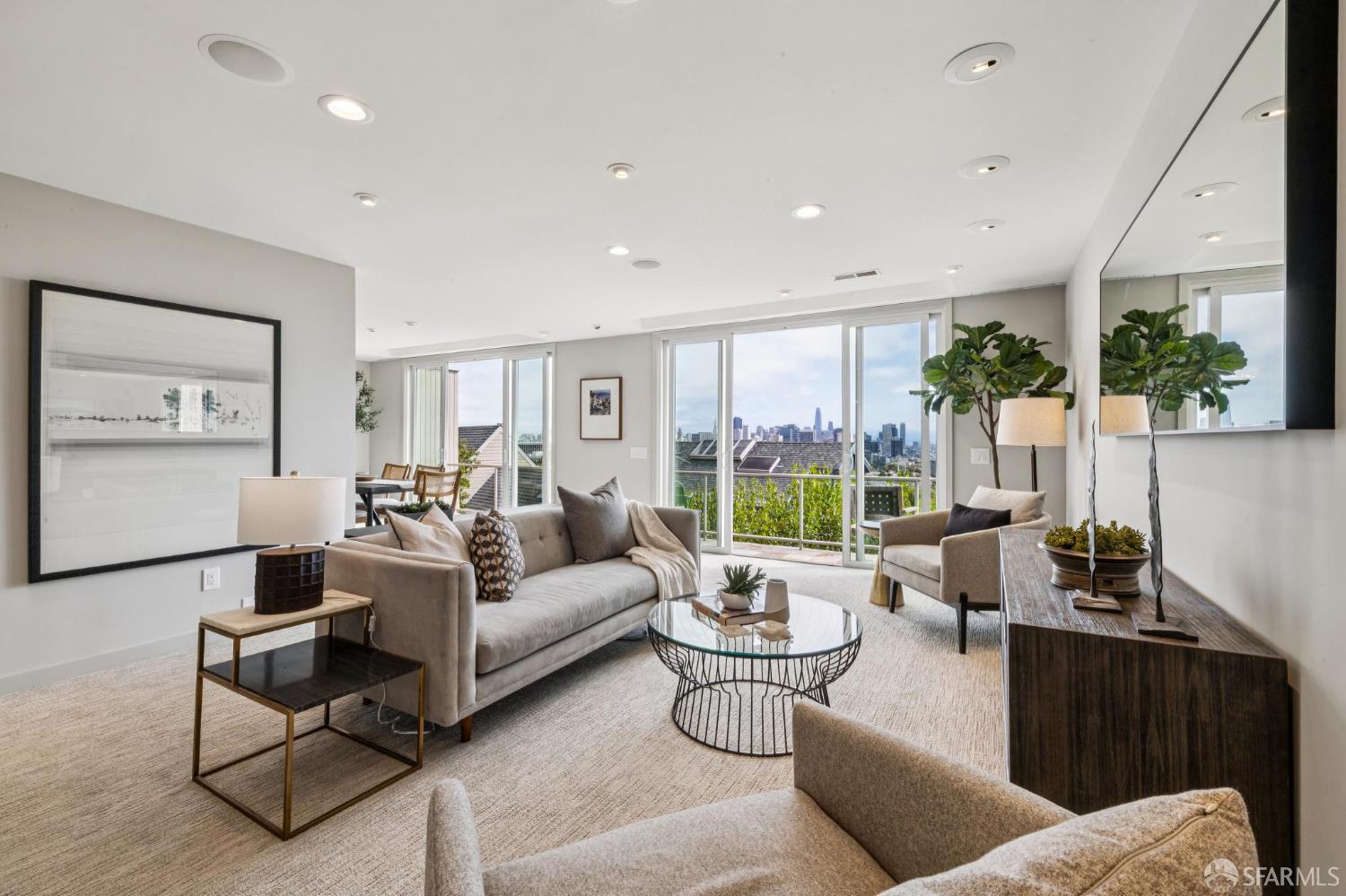 Detail Gallery Image 4 of 70 For 28 Flint St, San Francisco,  CA 94114 - – Beds | – Baths