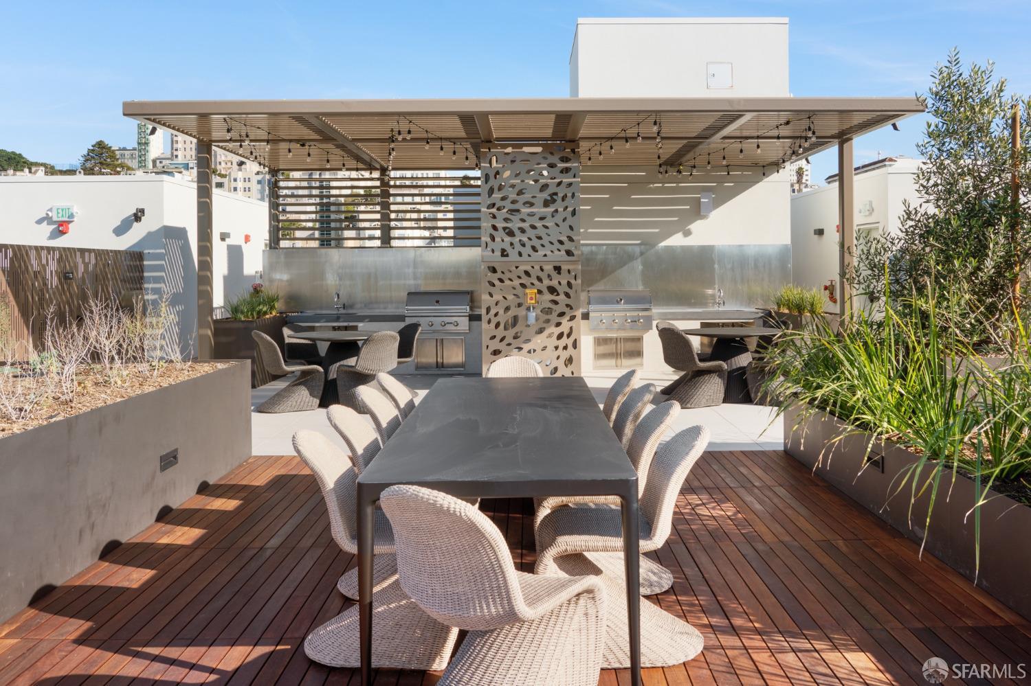 Detail Gallery Image 31 of 45 For 2525 Van Ness Ave #502,  San Francisco,  CA 94109 - 3 Beds | 3/1 Baths
