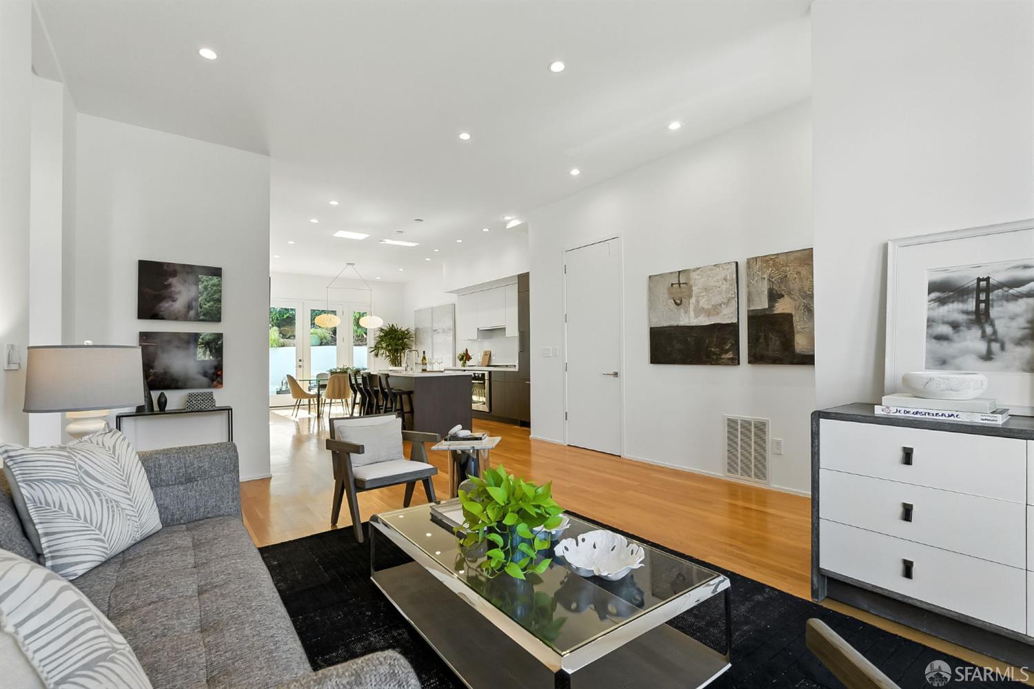 Photo #6: 425070338 Listing 