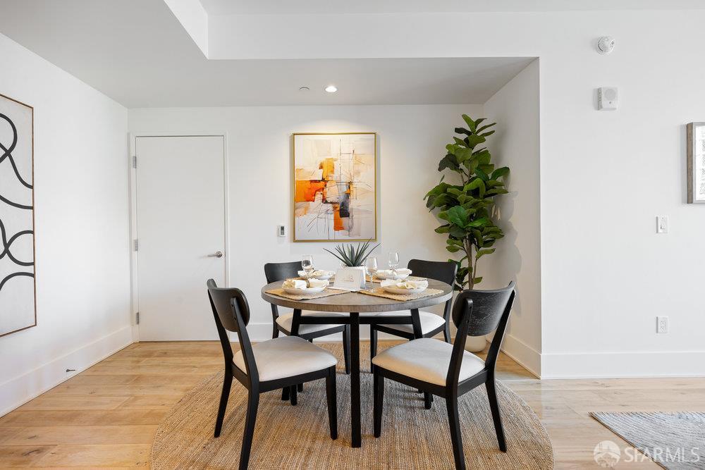 Photo #5: 425070409 Listing 