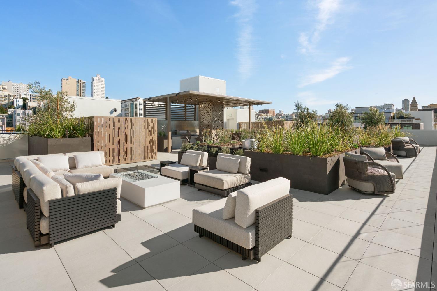 Detail Gallery Image 28 of 45 For 2525 Van Ness Ave #502,  San Francisco,  CA 94109 - 3 Beds | 3/1 Baths