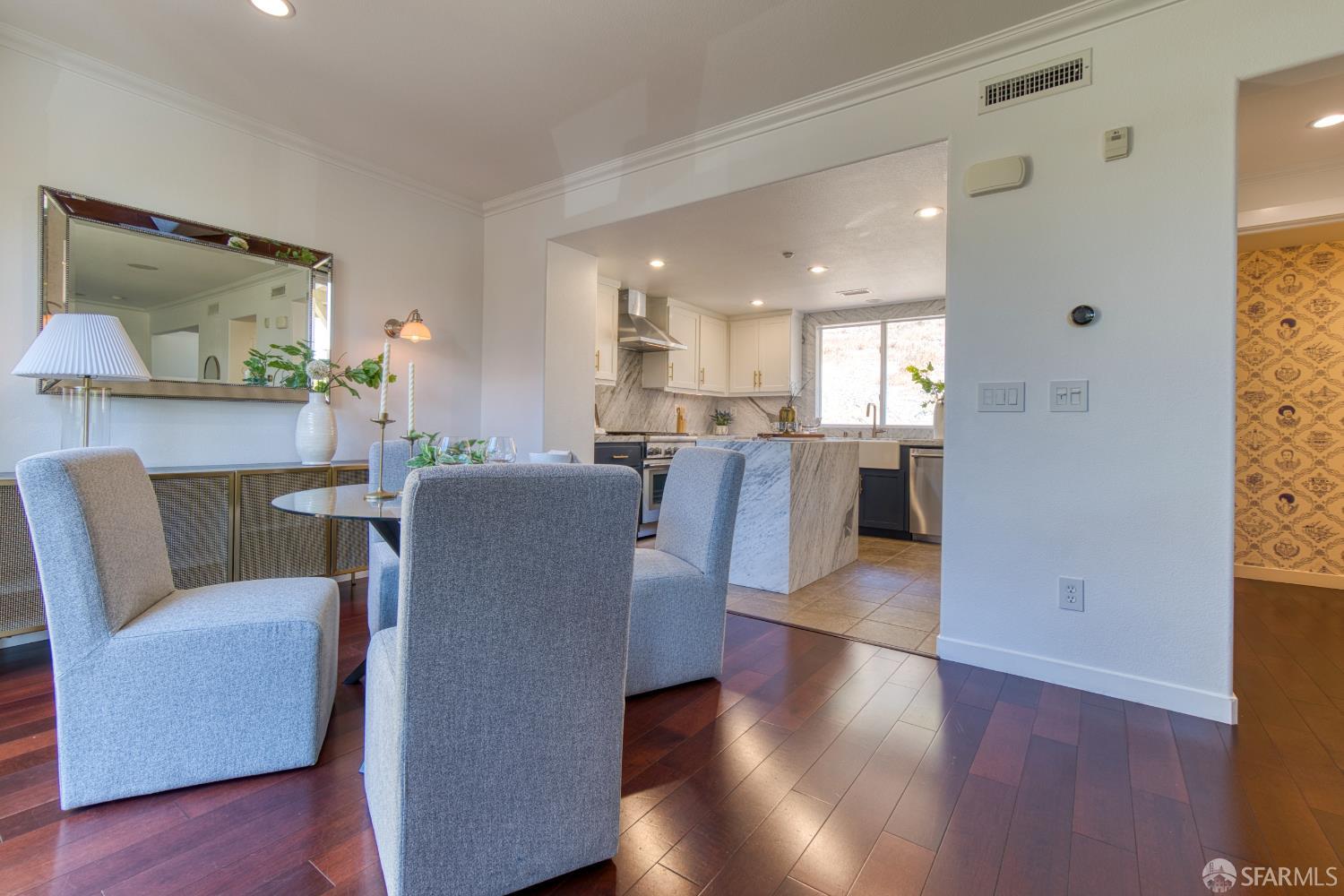 Detail Gallery Image 9 of 57 For 121 Diamond Cove Ter, San Francisco,  CA 94134 - 2 Beds | 2/1 Baths