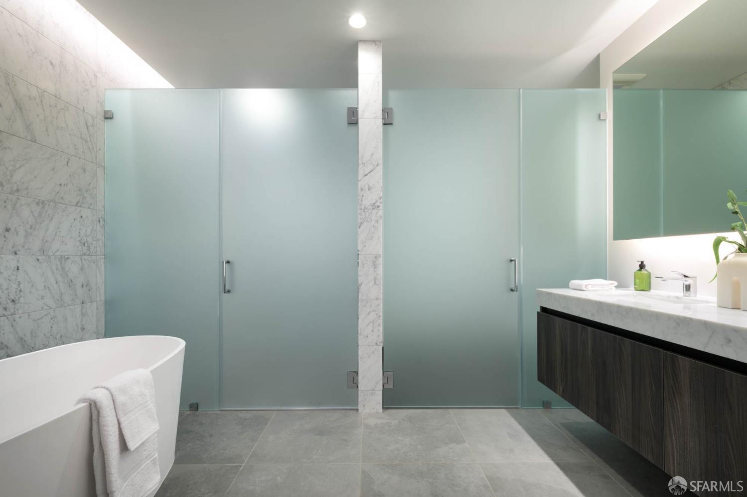 Detail Gallery Image 12 of 50 For 1 Bristol Ct #218,  San Francisco,  CA 94130 - 3 Beds | 3/1 Baths