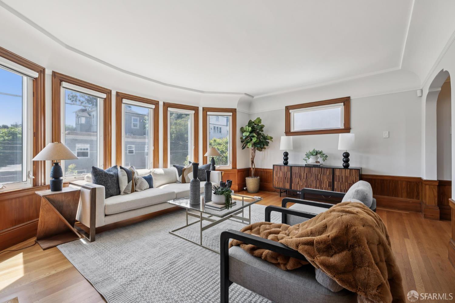 Detail Gallery Image 7 of 75 For 2200 Mariposa St, San Francisco,  CA 94110 - 4 Beds | 2 Baths