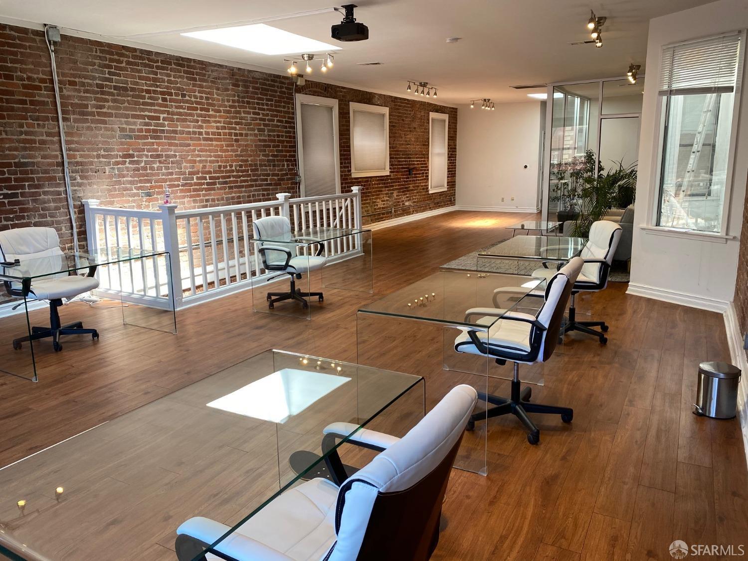 Detail Gallery Image 6 of 13 For 1042 Kearny St, San Francisco,  CA 94133 - – Beds | – Baths