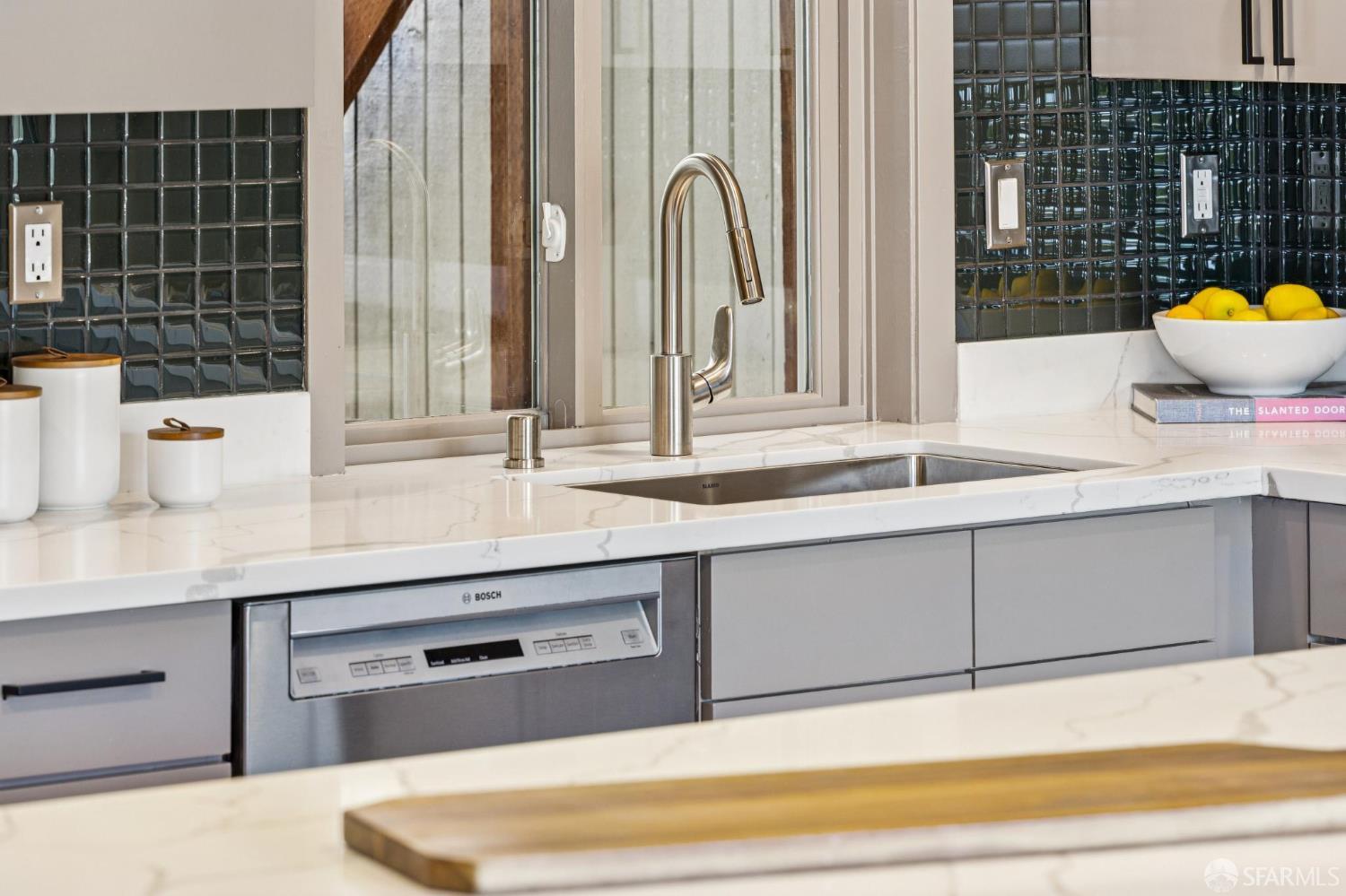 Detail Gallery Image 57 of 70 For 28 Flint St, San Francisco,  CA 94114 - – Beds | – Baths