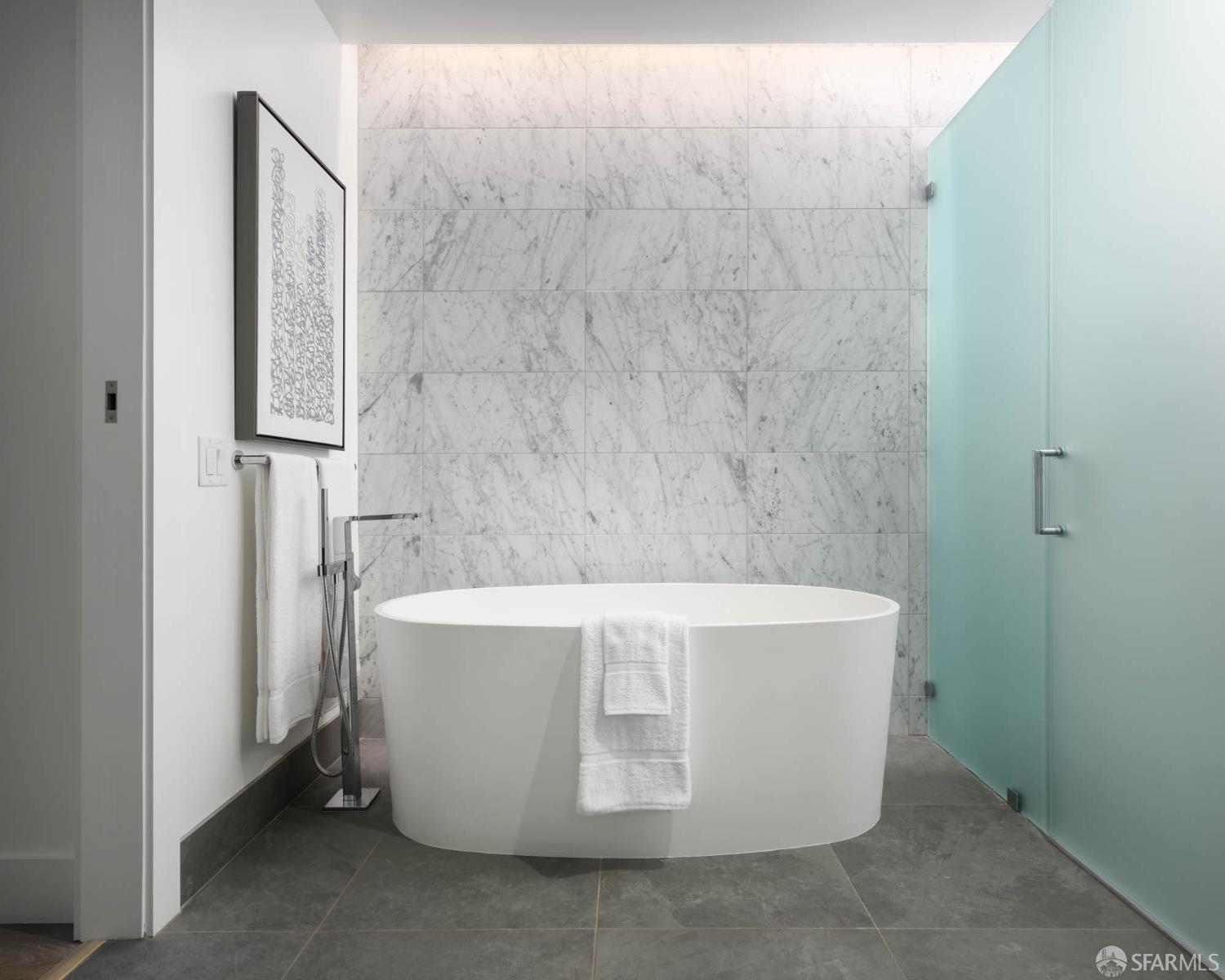 Detail Gallery Image 14 of 50 For 1 Bristol Ct #218,  San Francisco,  CA 94130 - 3 Beds | 3/1 Baths