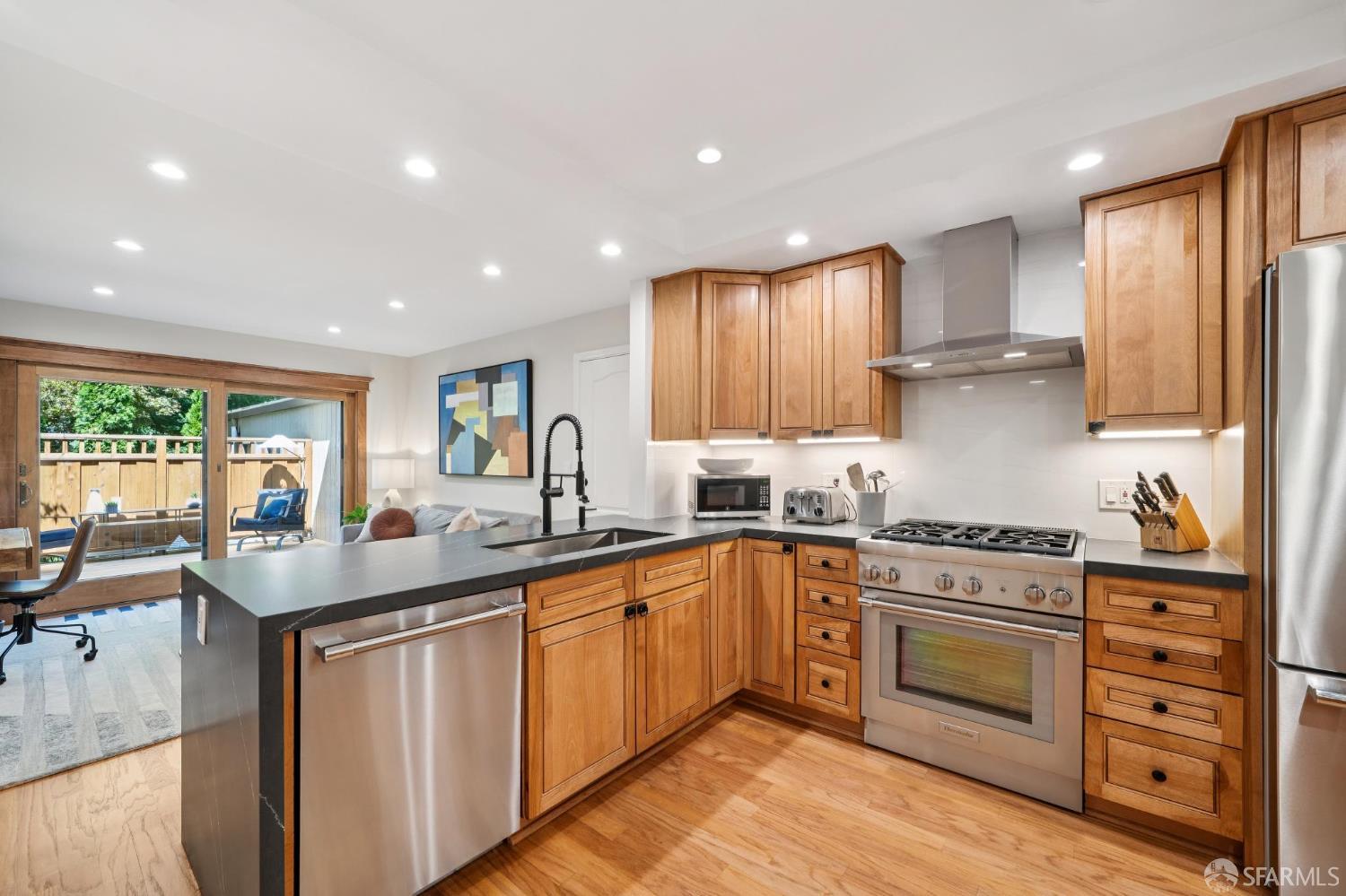 Detail Gallery Image 18 of 64 For 188 Alamo Sqr, Alamo,  CA 94507 - 3 Beds | 2/1 Baths