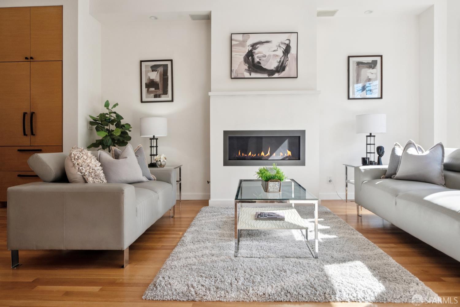 Detail Gallery Image 3 of 43 For 857 Castro St, San Francisco,  CA 94114 - 4 Beds | 3 Baths