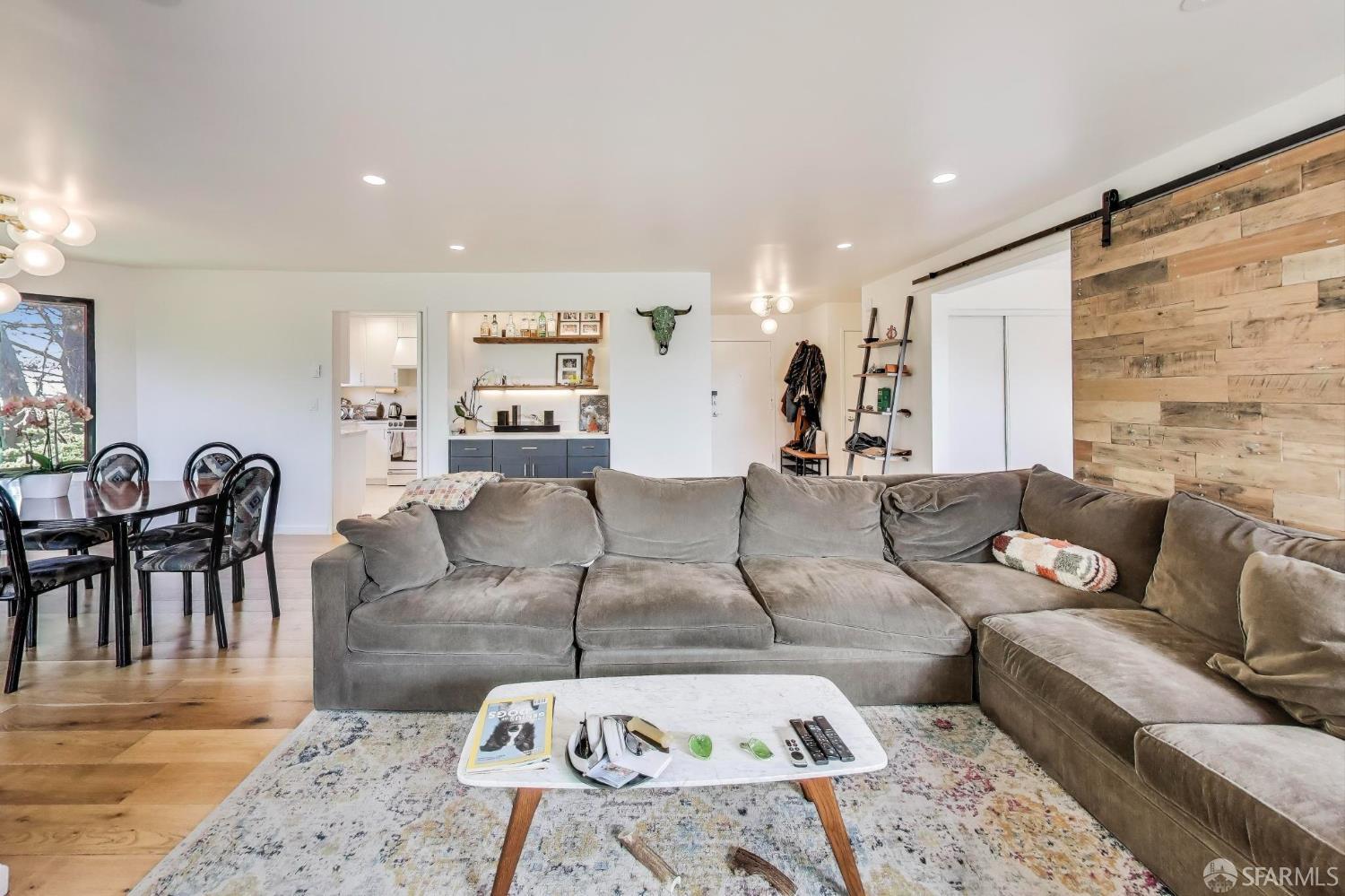 Detail Gallery Image 7 of 32 For 208 N Lake Merced Hls 3a,  San Francisco,  CA 94132 - 3 Beds | 2 Baths