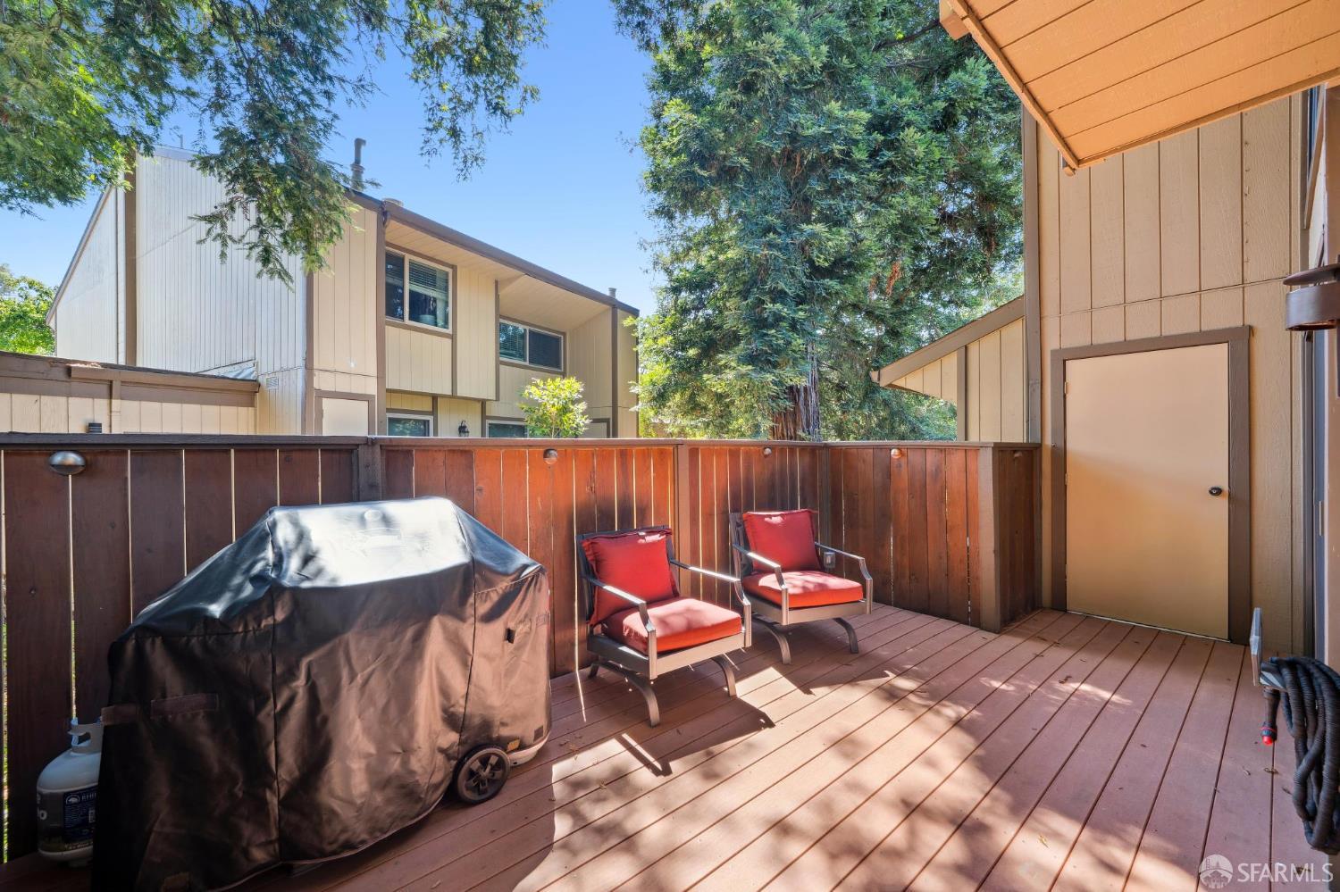 Detail Gallery Image 14 of 64 For 188 Alamo Sqr, Alamo,  CA 94507 - 3 Beds | 2/1 Baths