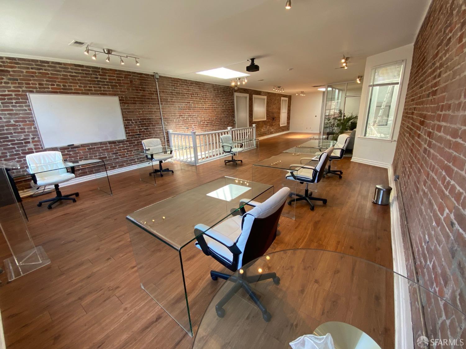 Detail Gallery Image 8 of 13 For 1042 Kearny St, San Francisco,  CA 94133 - – Beds | – Baths