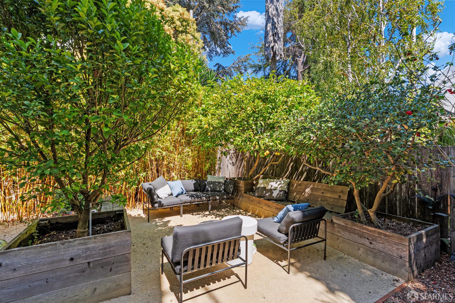 Detail Gallery Image 23 of 27 For 223 Sanchez St, San Francisco,  CA 94114 - 2 Beds | 2 Baths