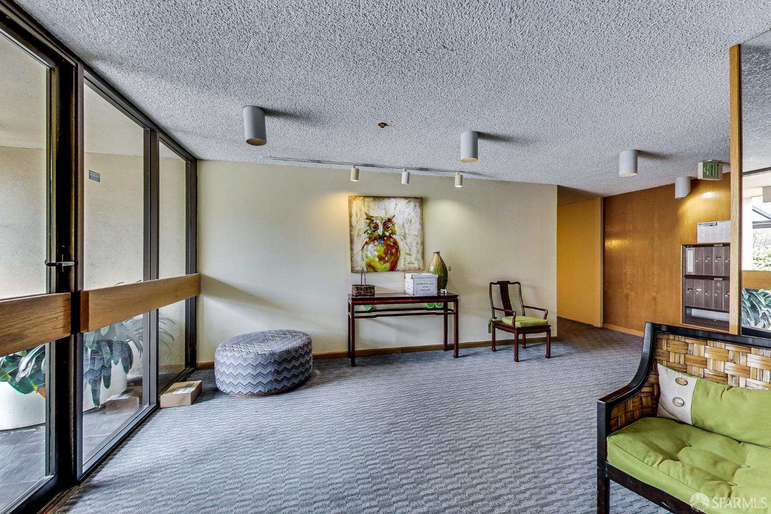 Detail Gallery Image 4 of 32 For 208 N Lake Merced Hls 3a,  San Francisco,  CA 94132 - 3 Beds | 2 Baths
