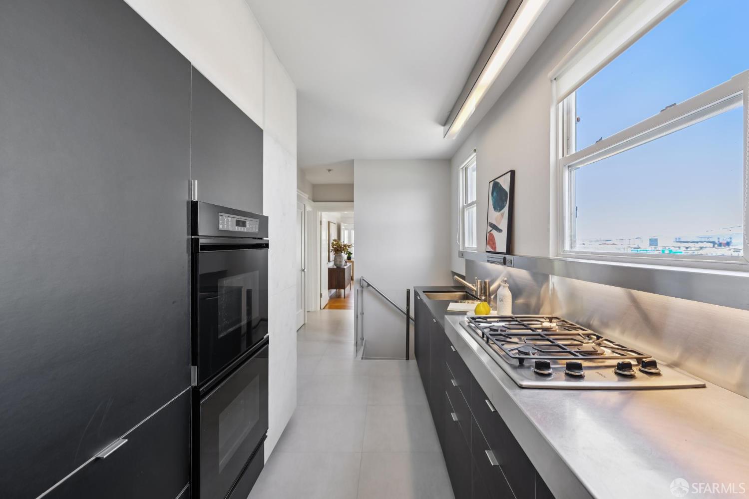 Detail Gallery Image 18 of 75 For 2200 Mariposa St, San Francisco,  CA 94110 - 4 Beds | 2 Baths