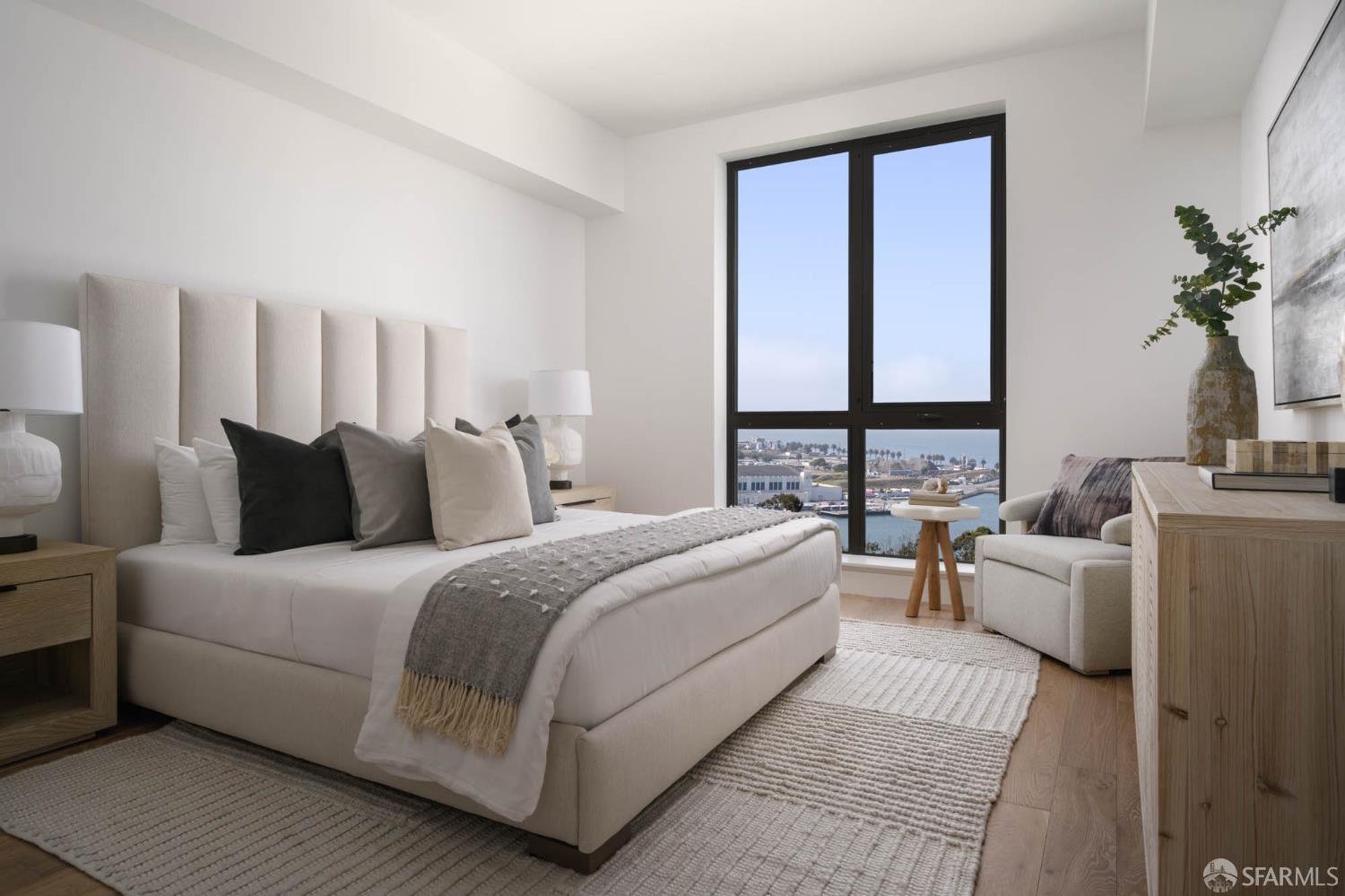 Detail Gallery Image 11 of 50 For 1 Bristol Ct #218,  San Francisco,  CA 94130 - 3 Beds | 3/1 Baths