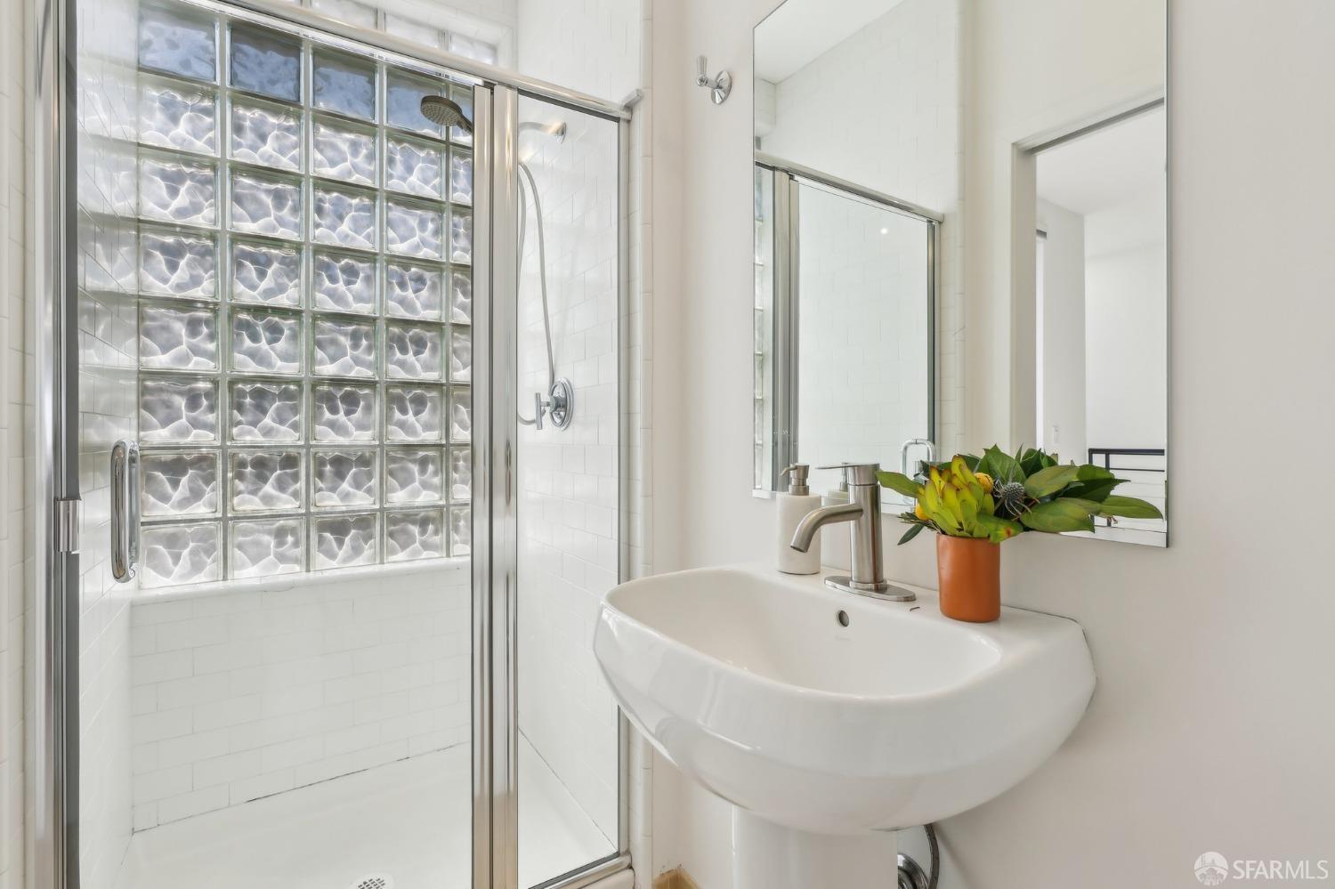 Detail Gallery Image 41 of 57 For 239 8th St #14,  San Francisco,  CA 94103 - 3 Beds | 2/1 Baths