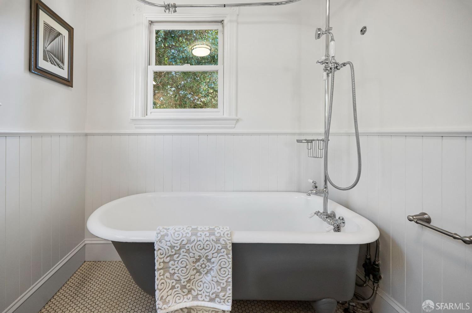 Photo #17: 425049873 Listing: Photo #17